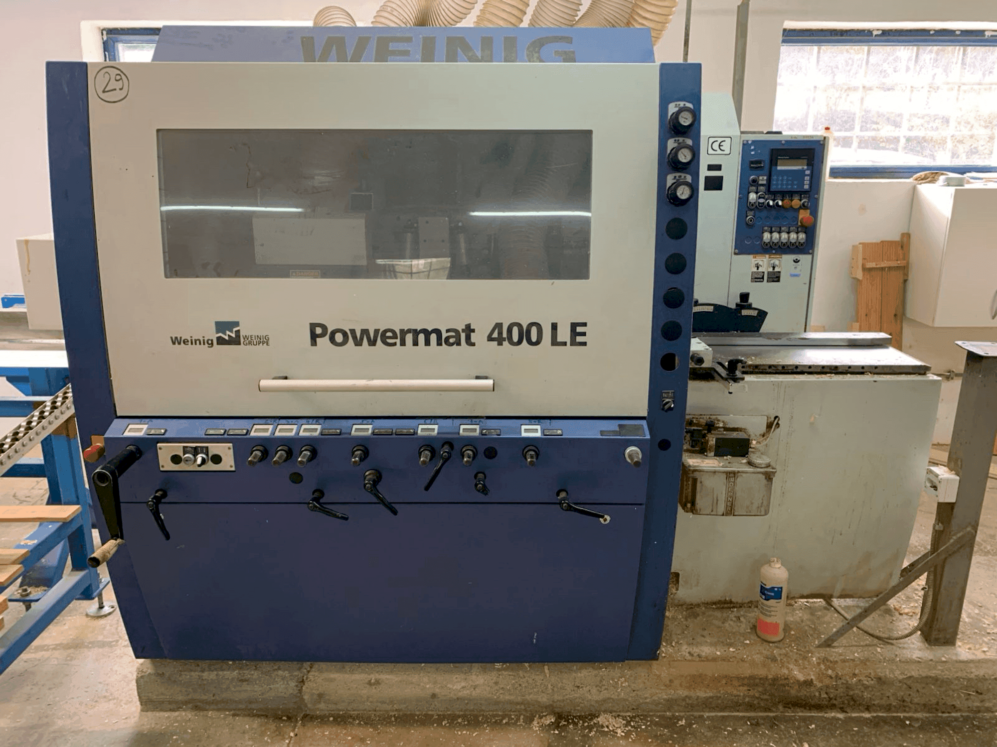 Frontansicht der WEINIG / DIMTER POWERMAT 400LE Maschine