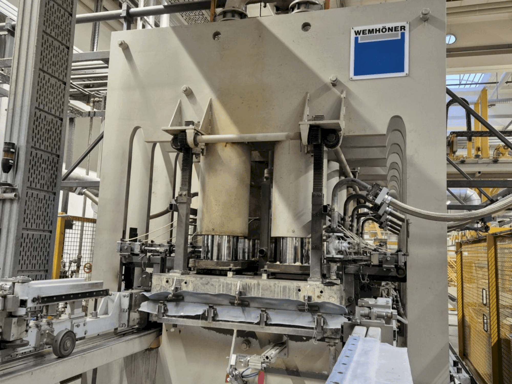 Frontansicht der WEMHÖNER KT-F-1E Maschine