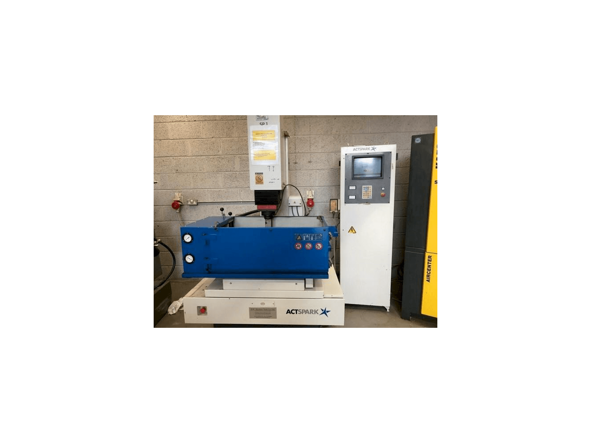 Frontansicht der AGIE ActSpark SP-1 Maschine