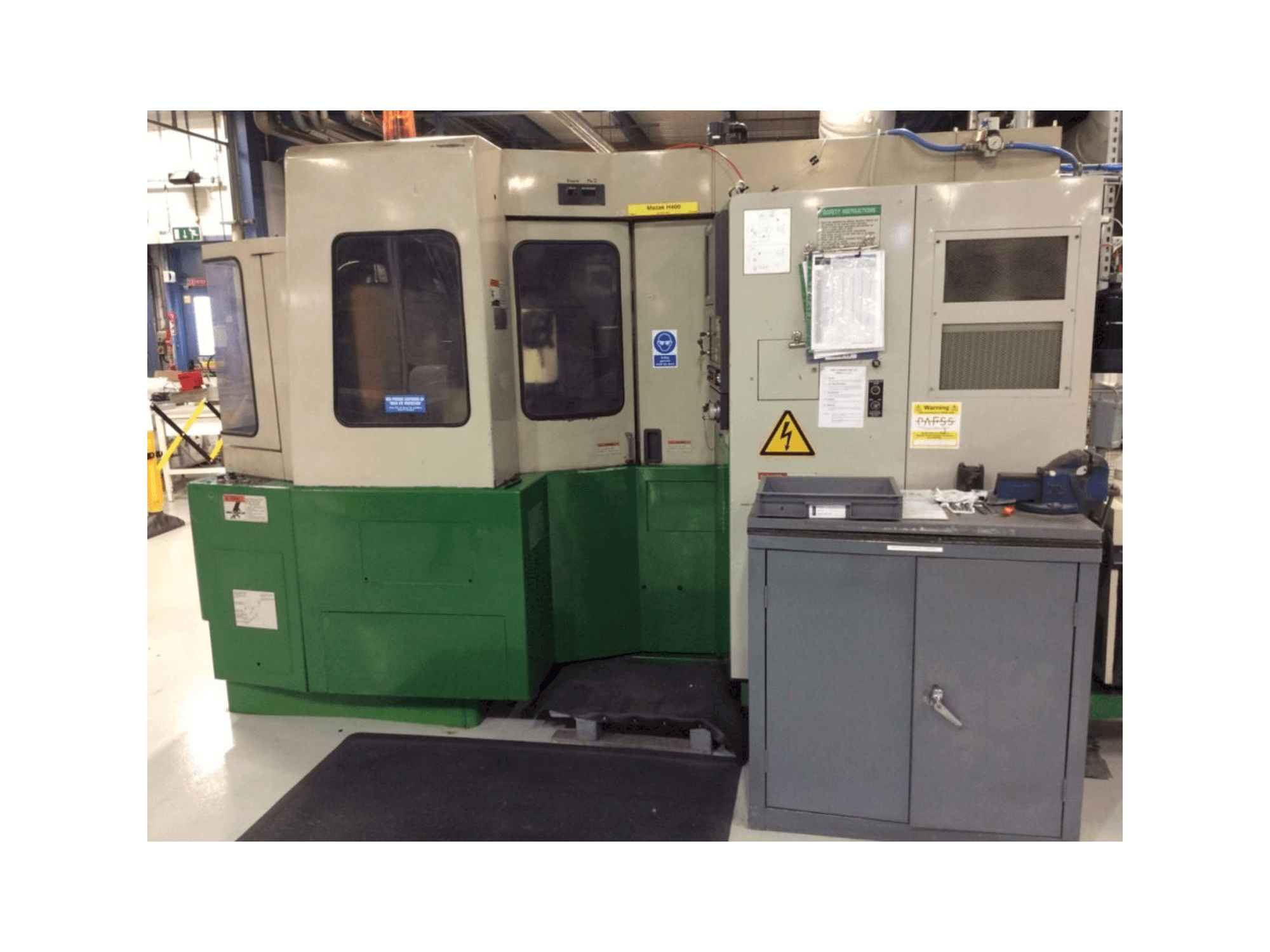 Frontansicht der Mazak Mazatech H400 Maschine