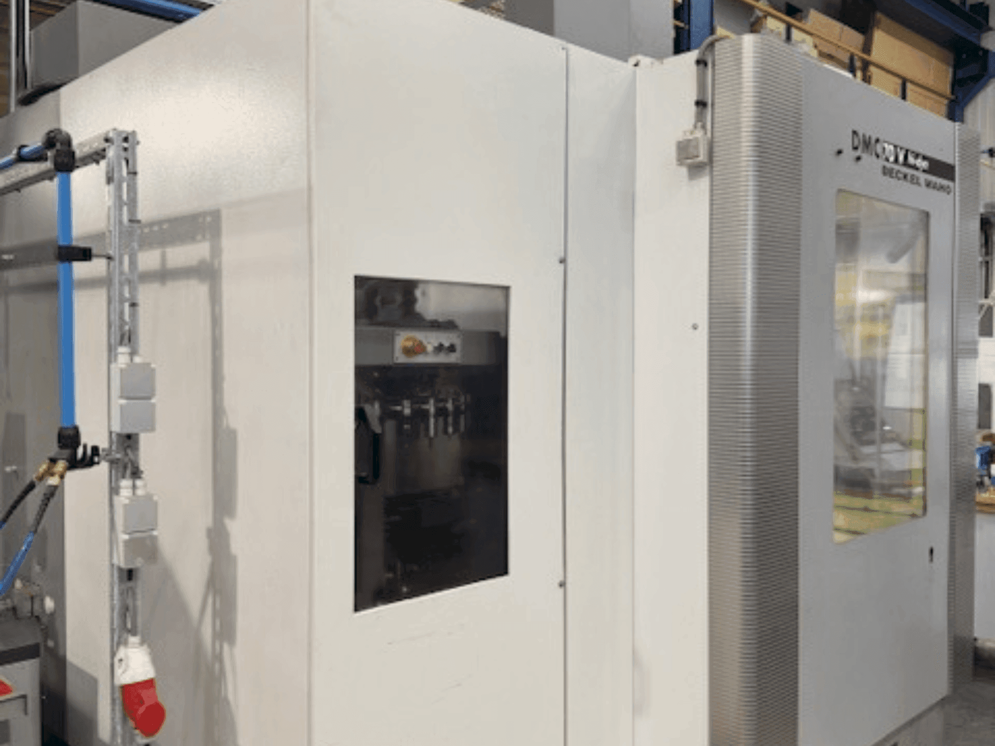 Frontansicht der DECKEL MAHO DMC 70V Hi-Dyn Maschine