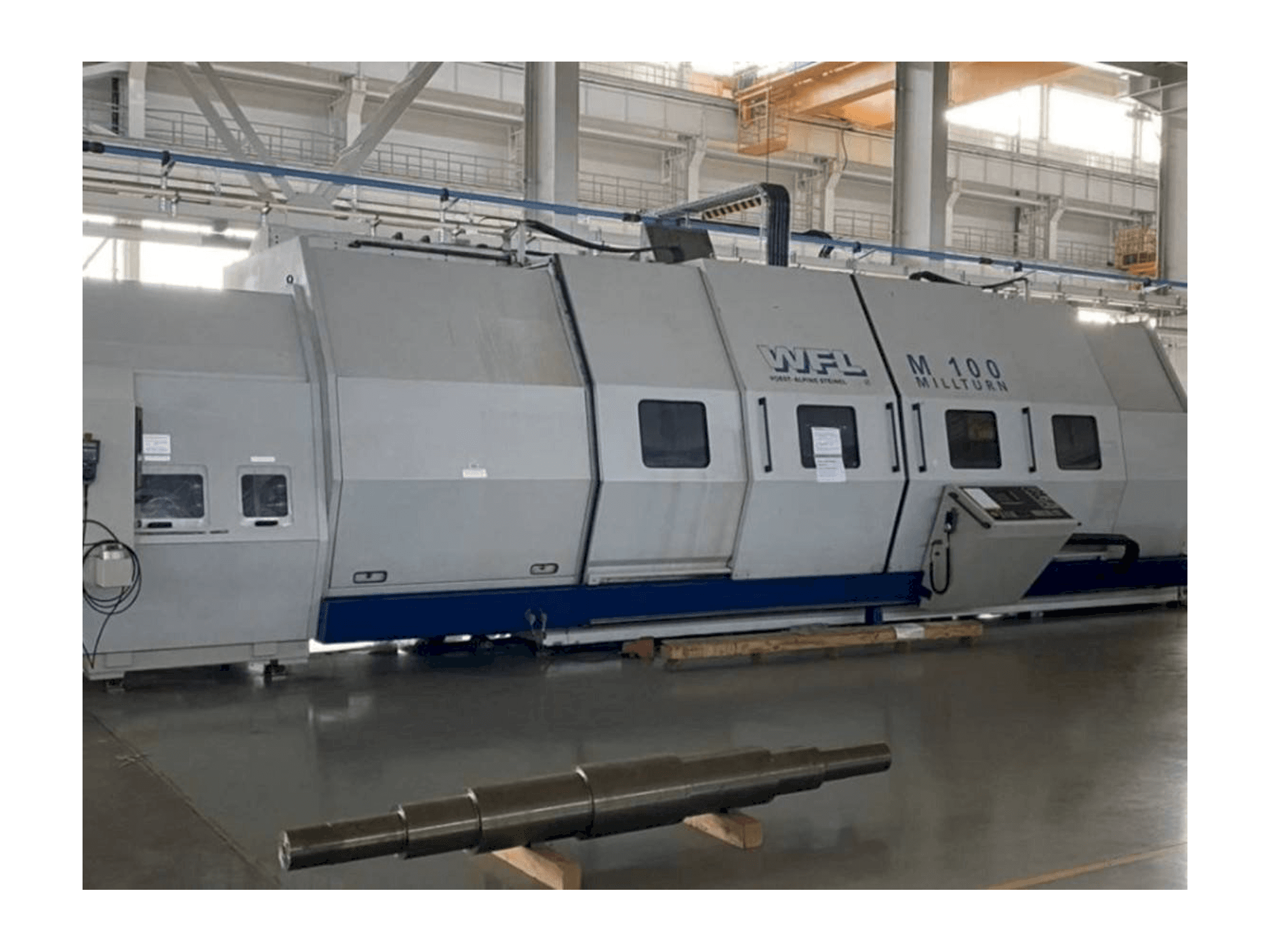 Frontansicht der WFL M 100 Maschine