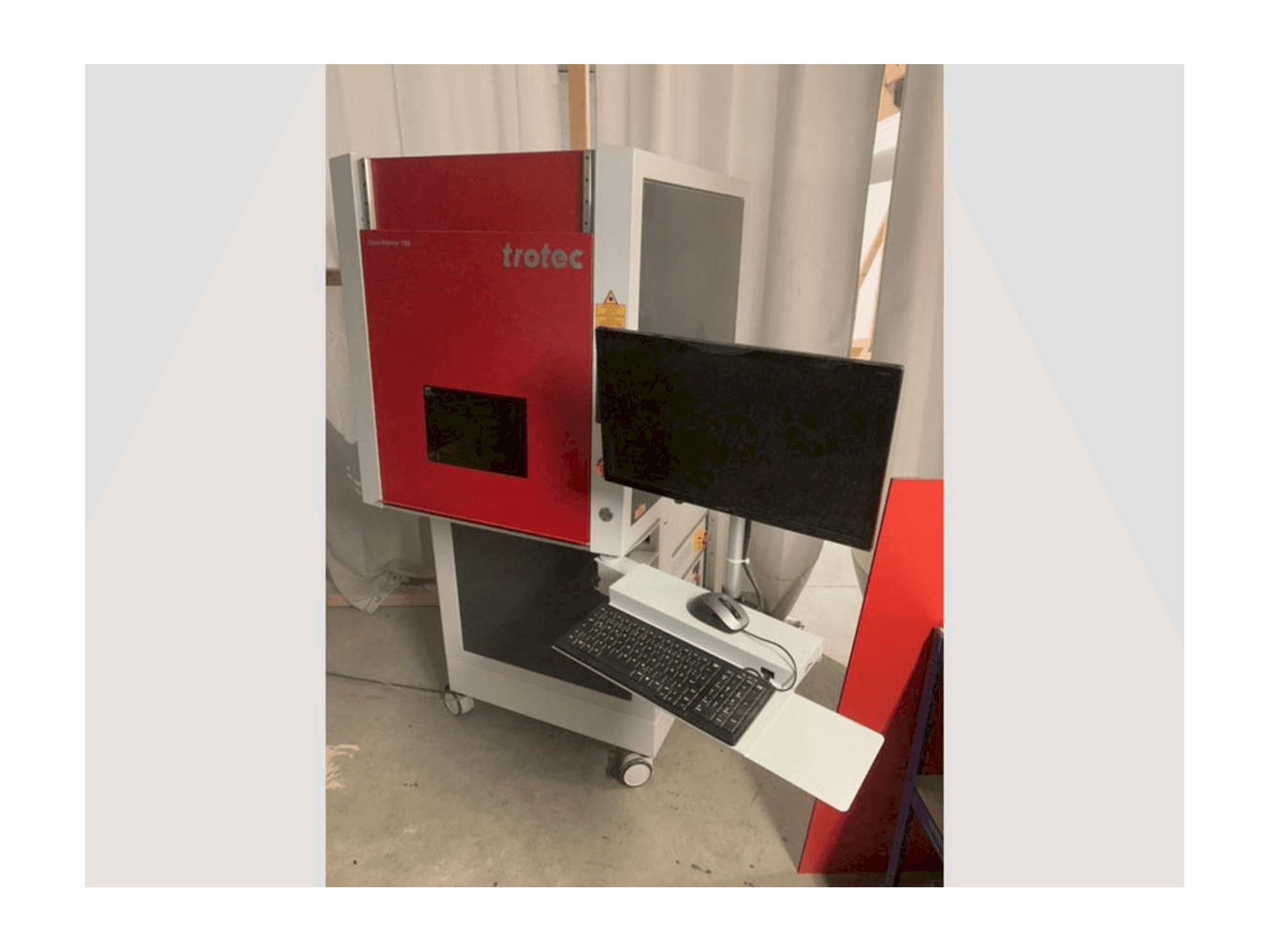 Frontansicht der Trotec Speedmarker 700 SM700HT Maschine