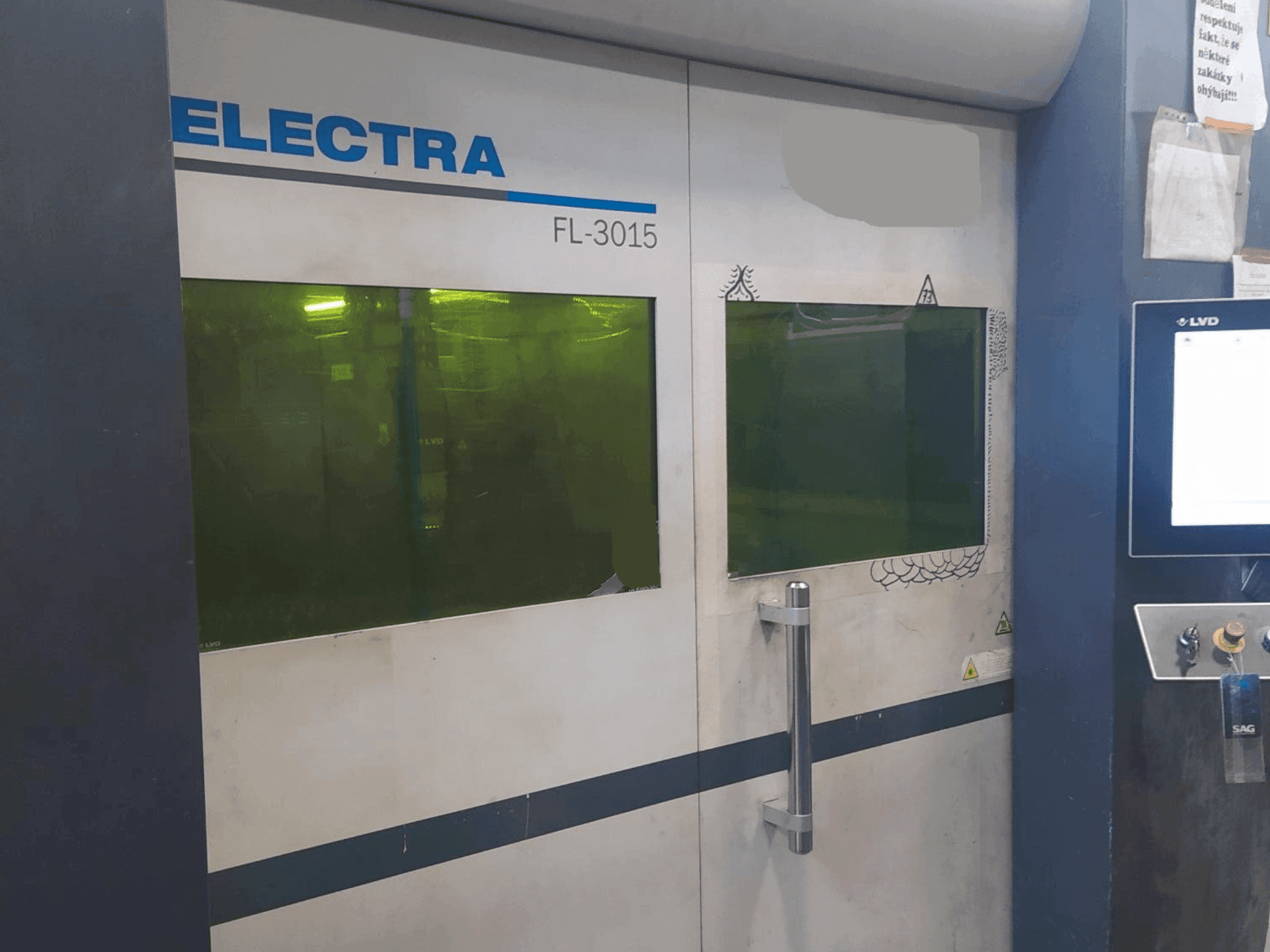 Frontansicht der LVD ELECTRA FL-3015 Maschine