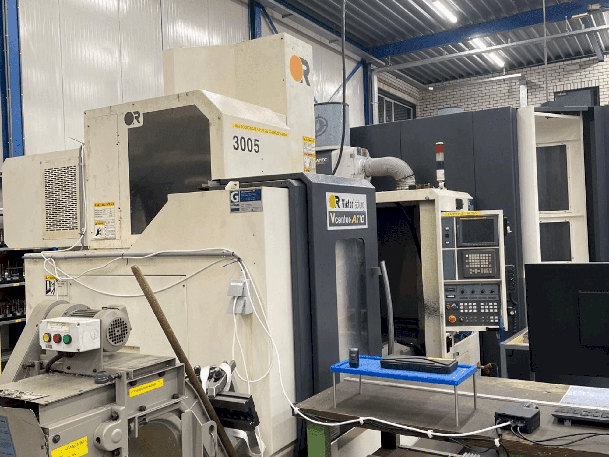 Frontansicht der VICTOR TAICHUNG A110 Maschine