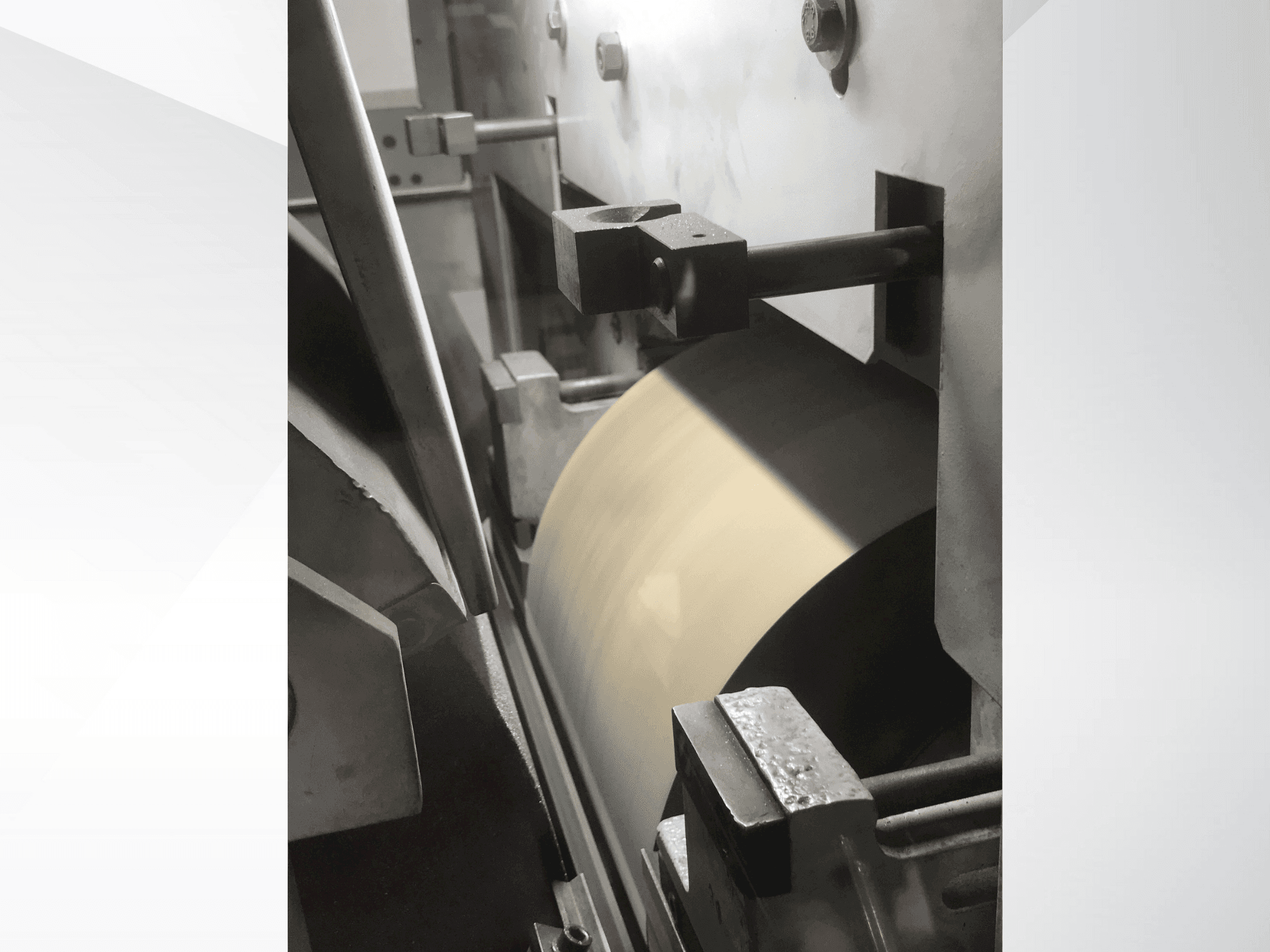 Ausschnitt der Schaudt Mikrosa SASL 125 Maschine