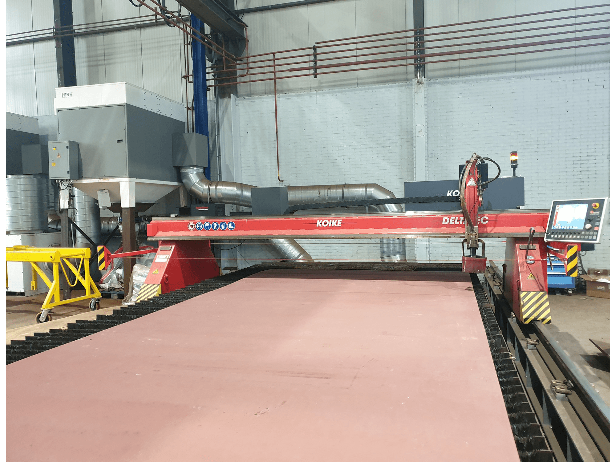 Frontansicht der KOIKE DELTATEC 4000 Maschine