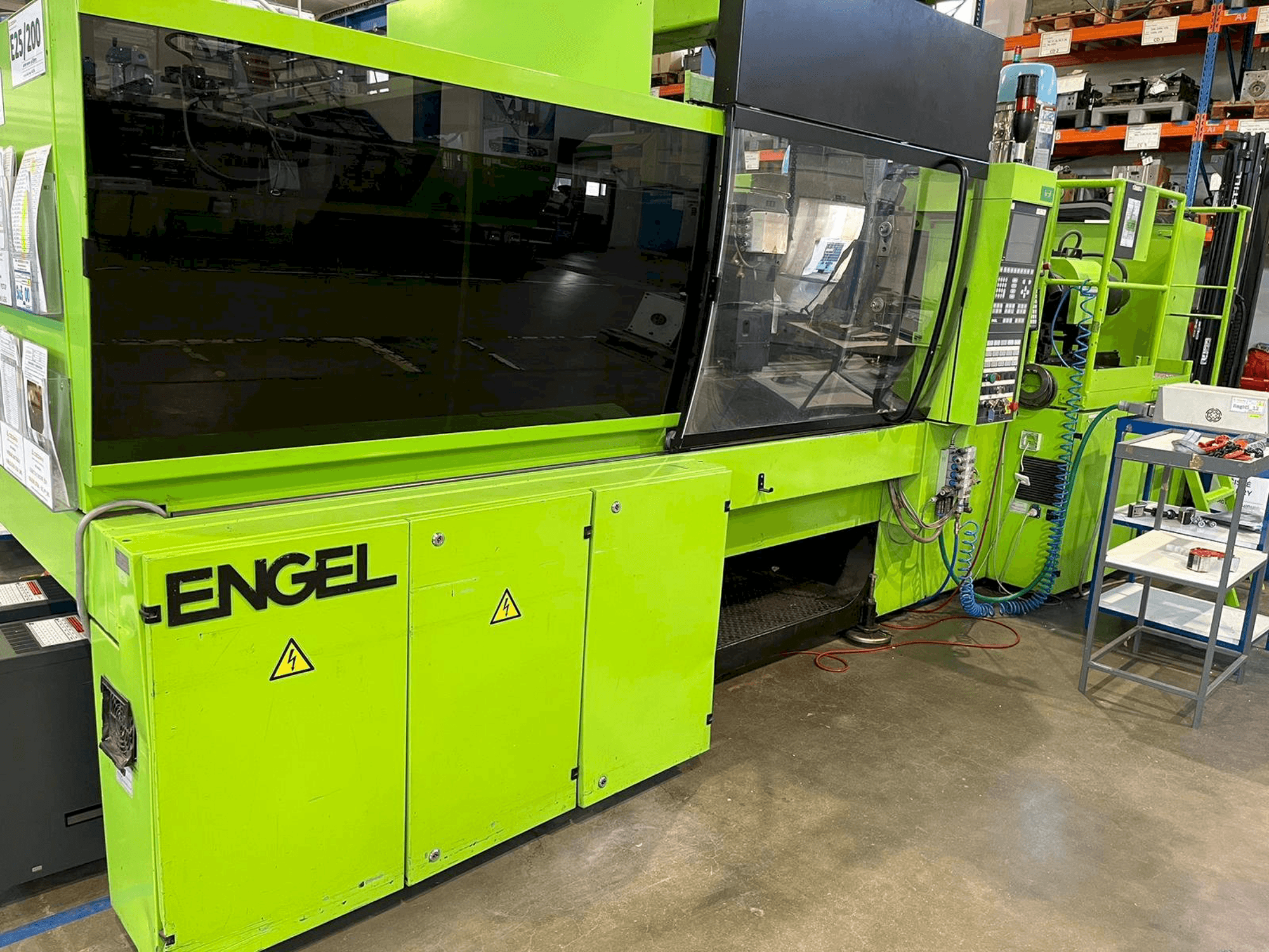 Frontansicht der Engel ES 650/150 HL Maschine
