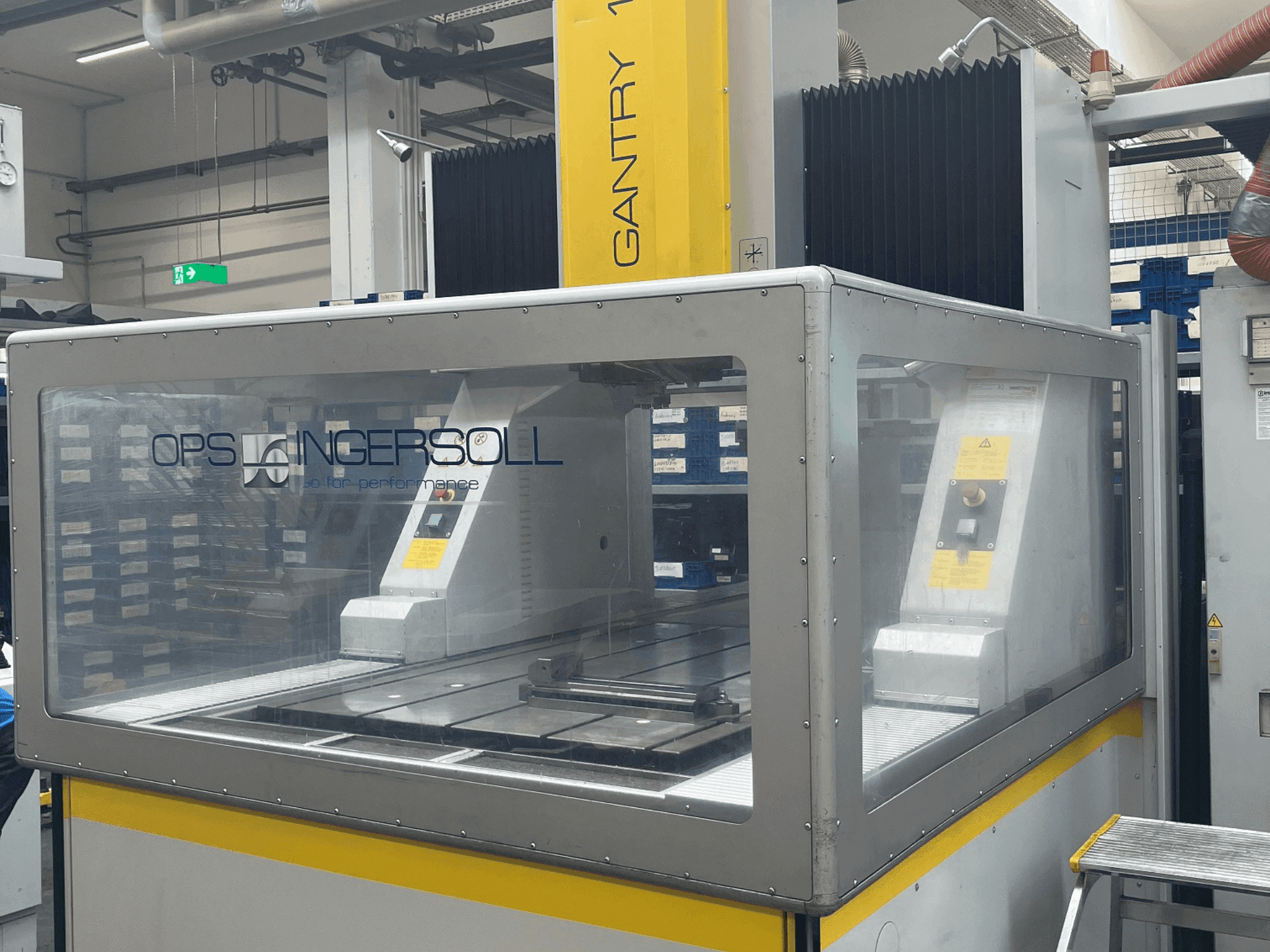 Frontansicht der OPS INGERSOLL Gantry 1200 Maschine