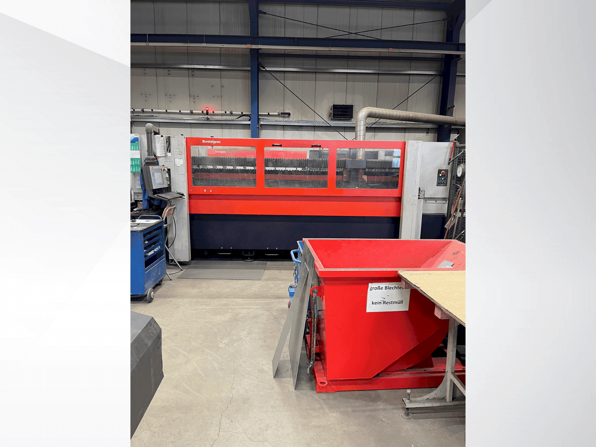 Frontansicht der Bystronic Bystar 3015 Maschine