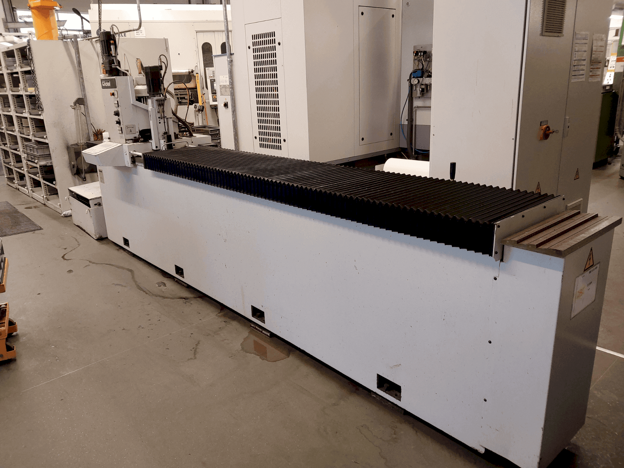 Frontansicht der GÖCKEL G50 elTrob Maschine