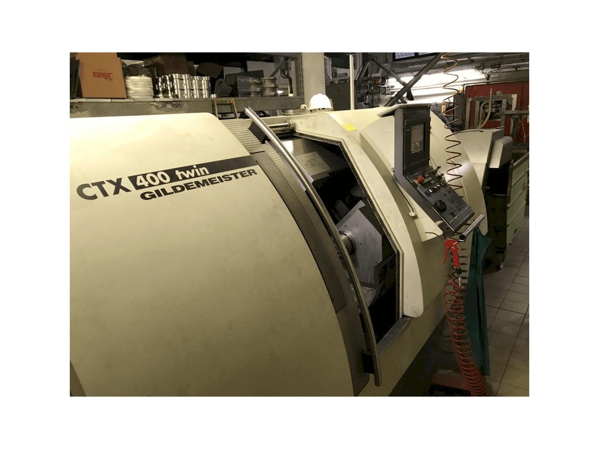 Frontansicht der Gildemeister CTX 400 Twin Maschine