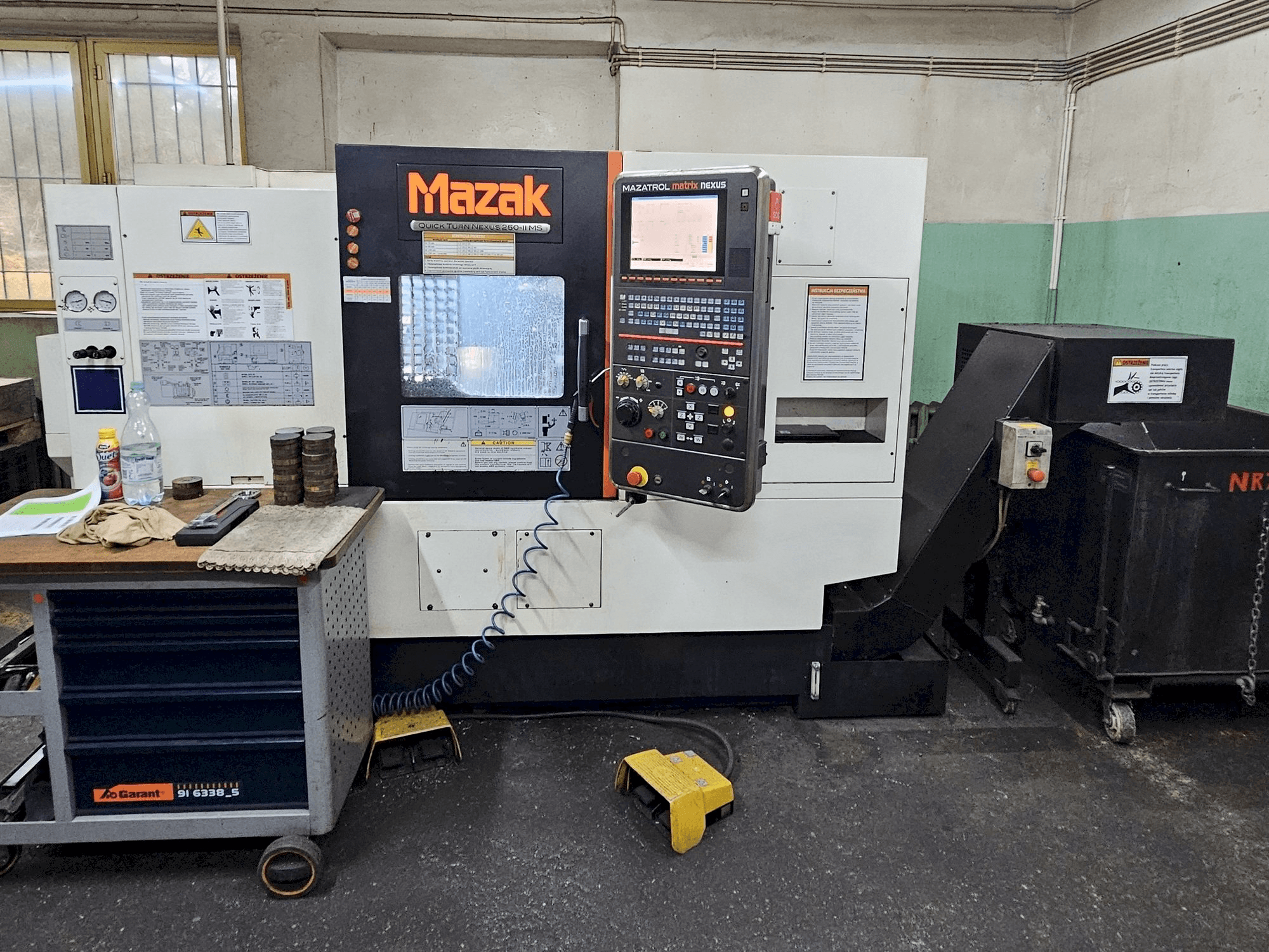 Frontansicht der Mazak Quickturn Nexus 250-II MS Maschine