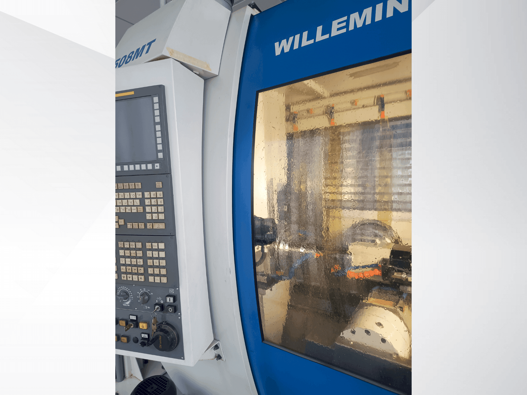 Frontansicht der WILLEMIN-MACODEL 508MT-195 Maschine