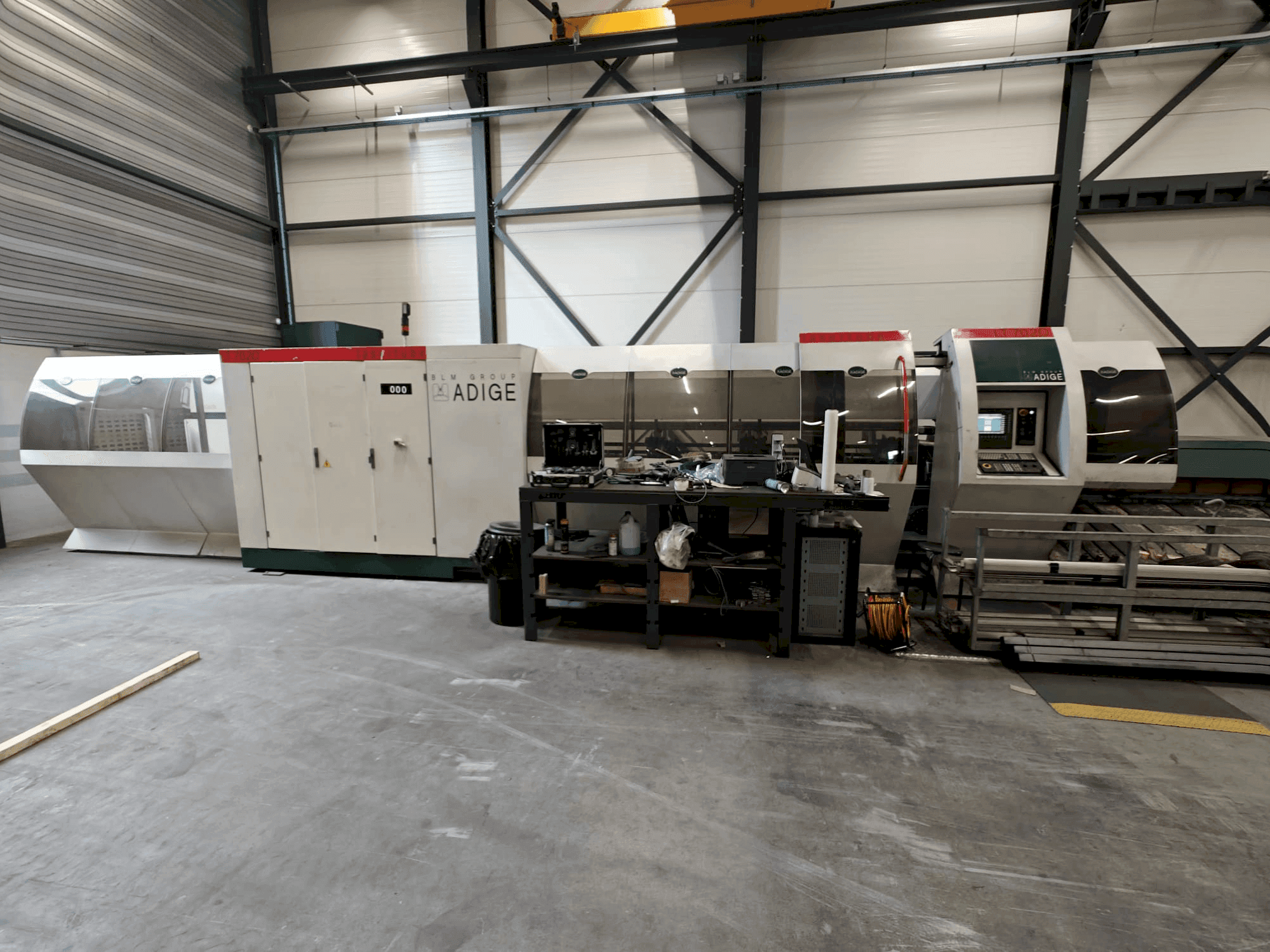 Frontansicht der BLM Adige LT702D Maschine