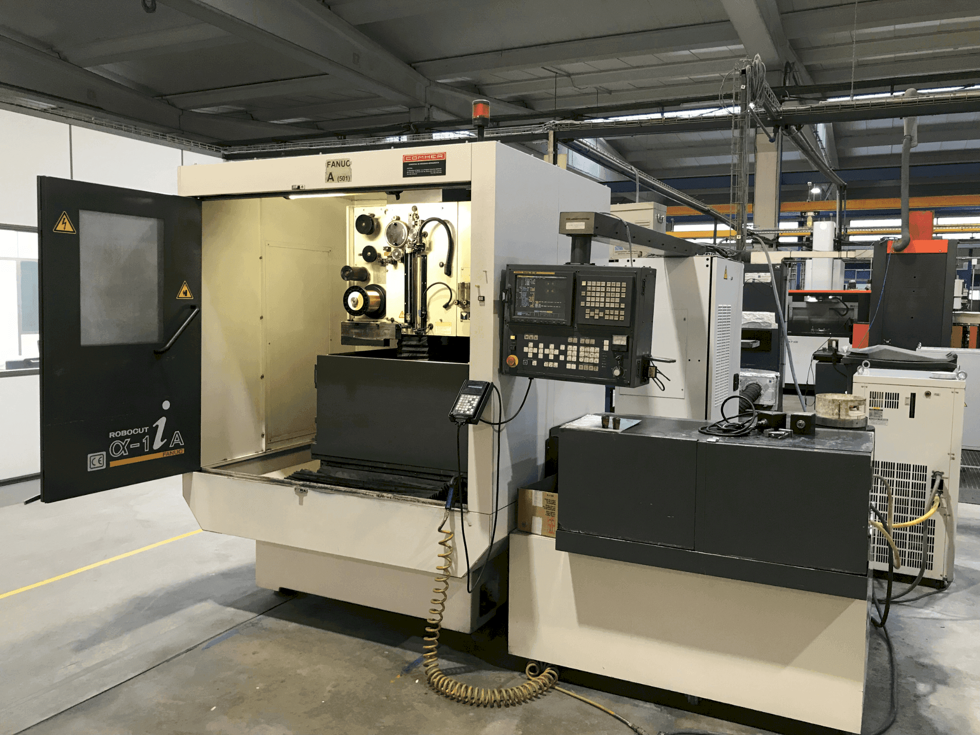 Frontansicht der FANUC ROBOCUT α-1iA Maschine
