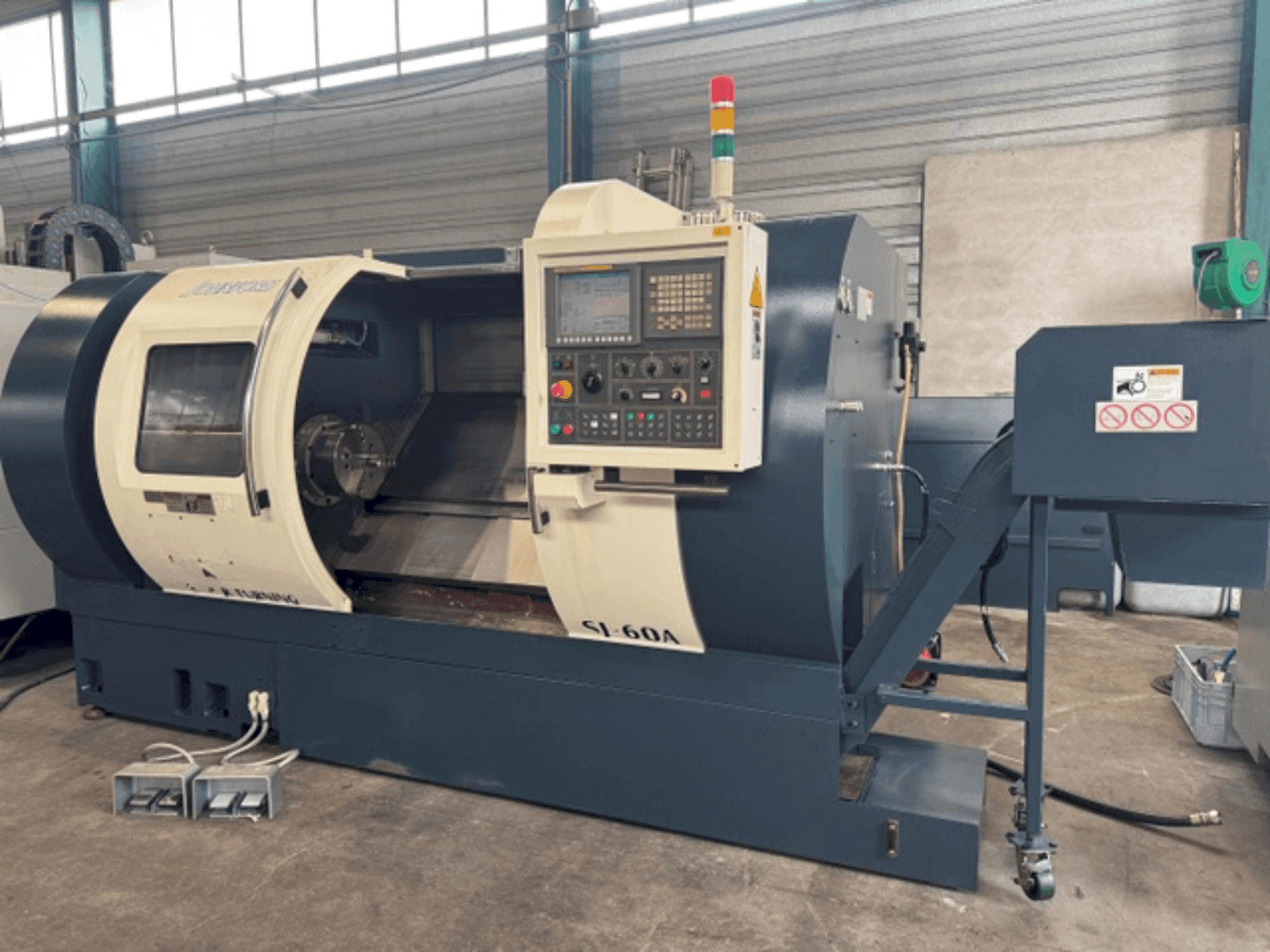 Frontansicht der Johnford SL 60A CS Maschine