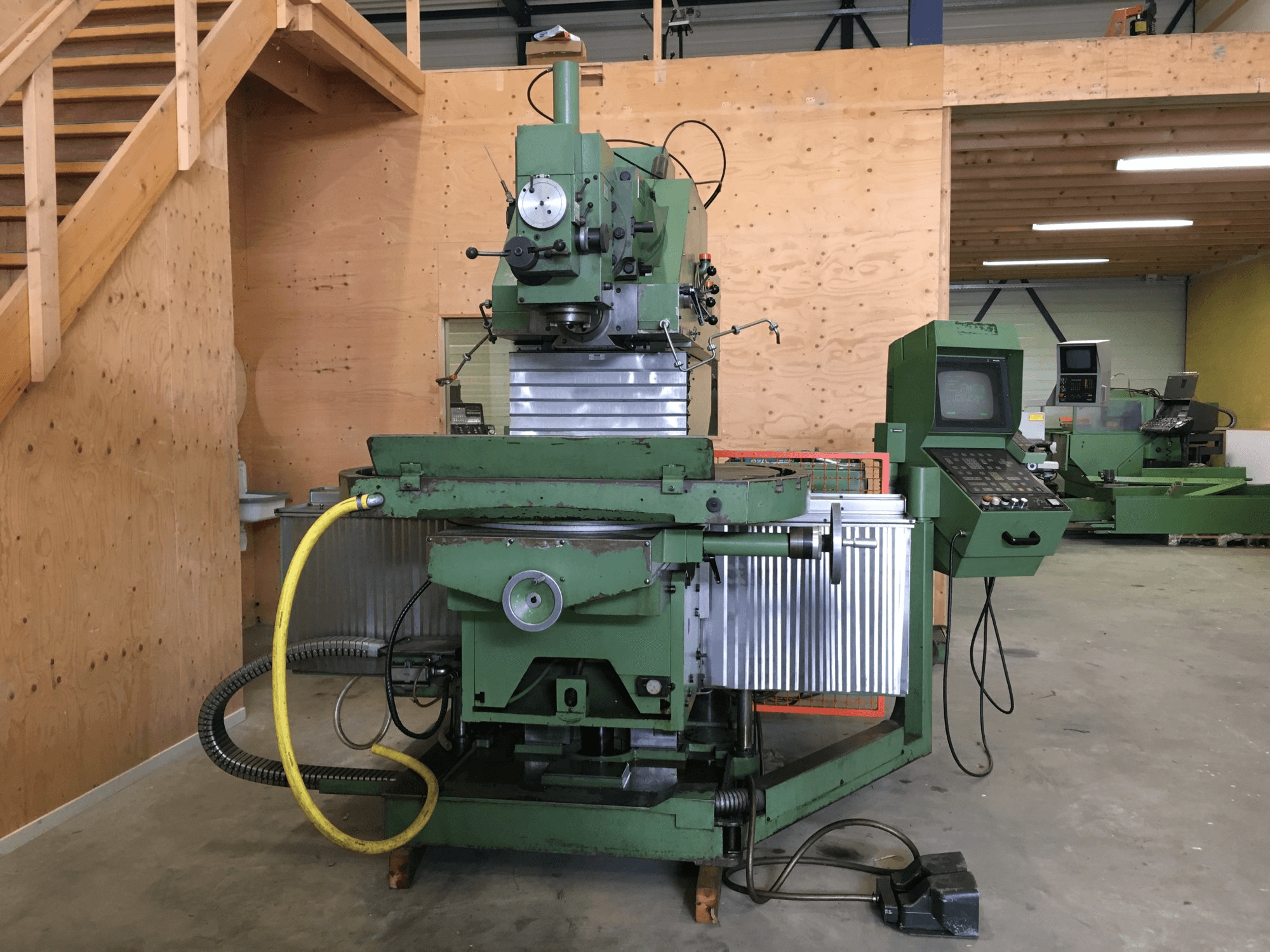 Frontansicht der Maho MH 1000 C Maschine