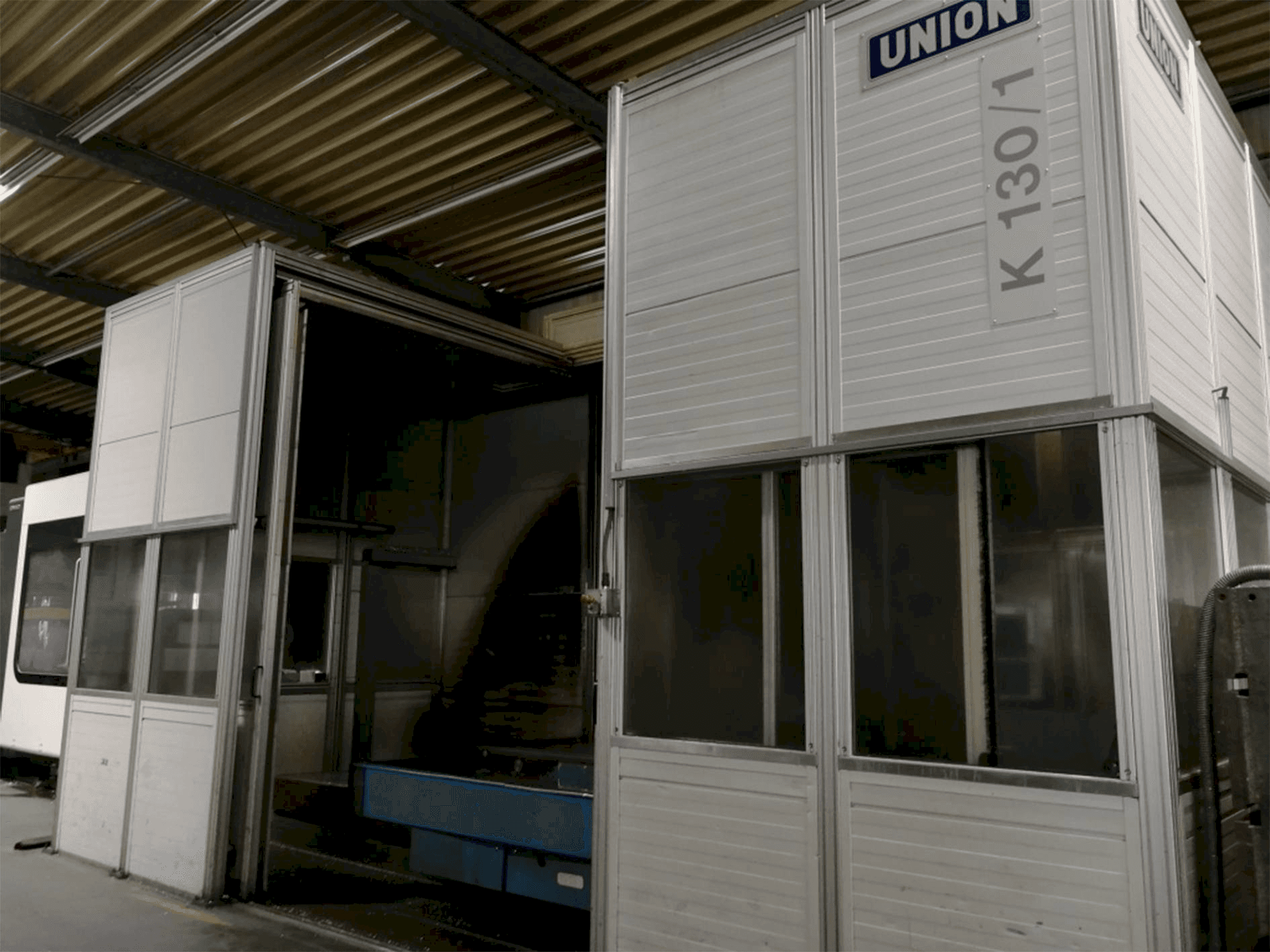 Frontansicht der UNION K 130 TNC 530 Maschine