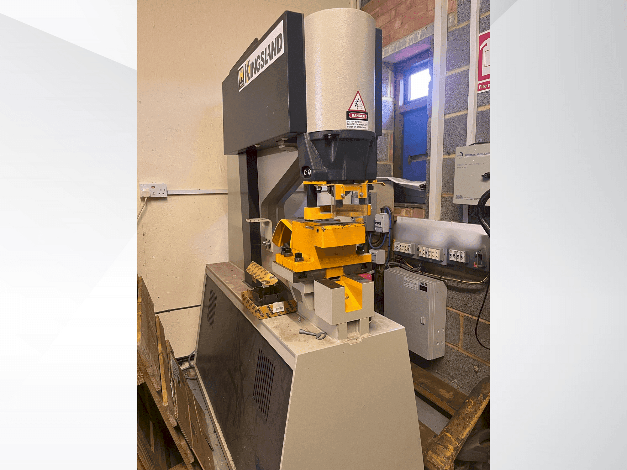 Frontansicht der HACO Kingsland 60p Maschine