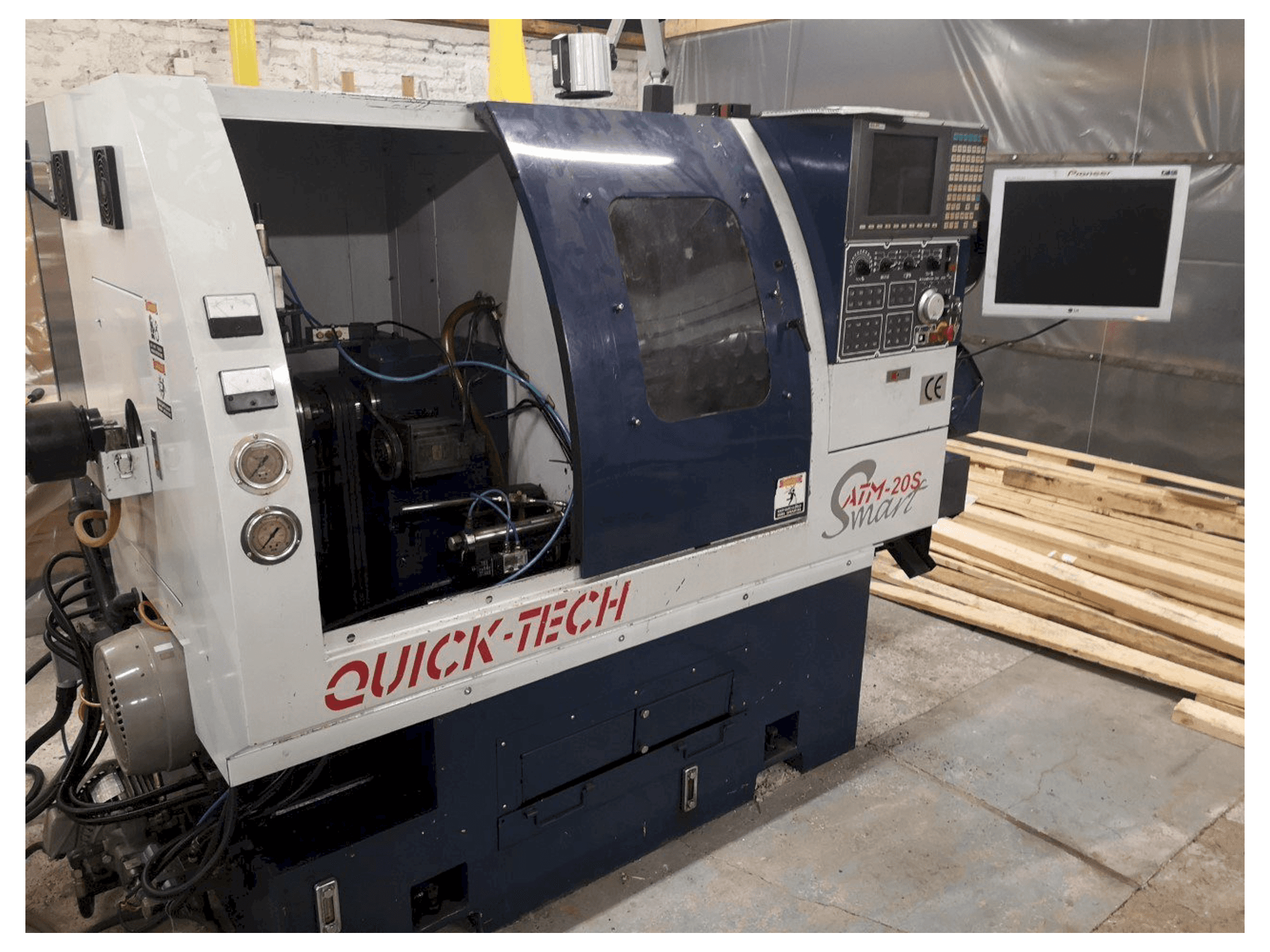 Frontansicht der Quick-Tech ATM 20S Maschine