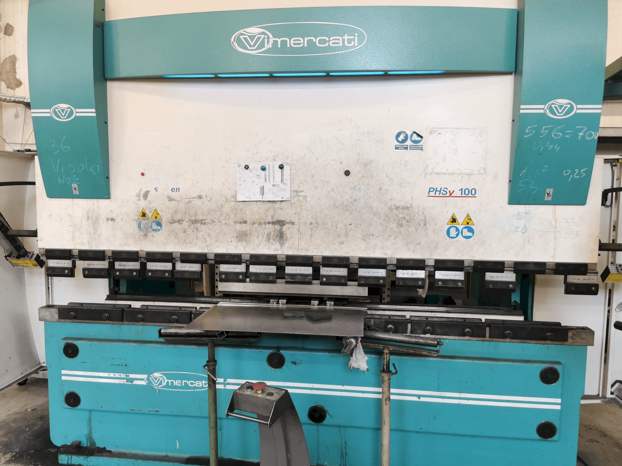 Frontansicht der Vimercati PHSY 100x3050 Maschine