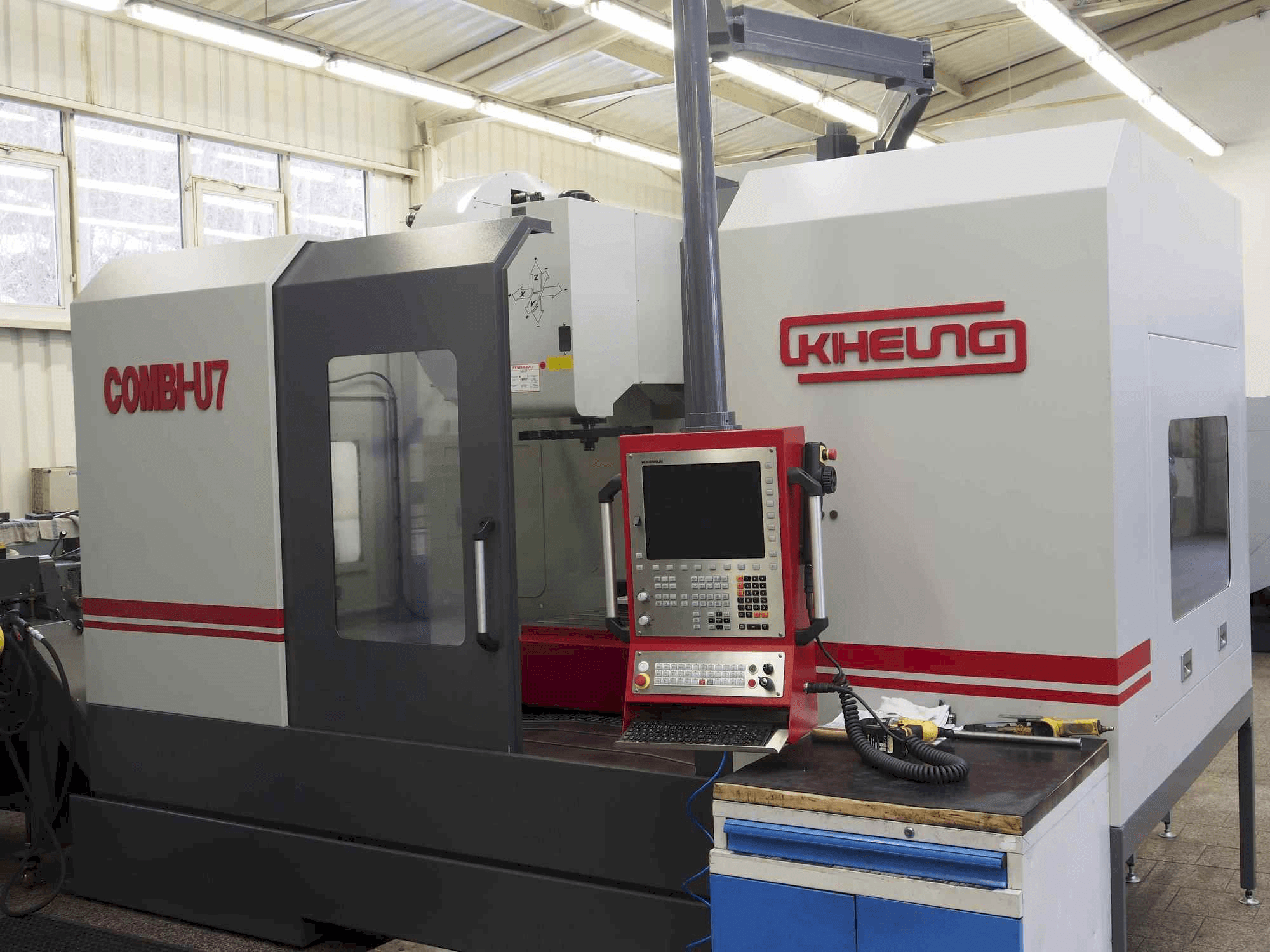 Frontansicht der KIHEUNG Combi-U7 Maschine