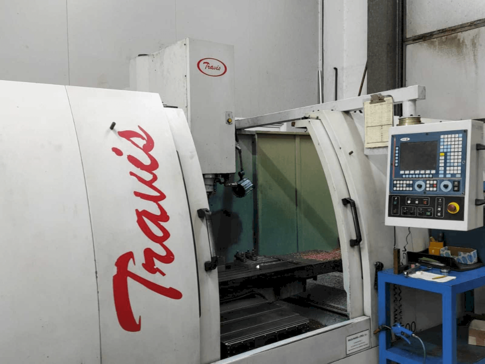 Frontansicht der Travis M7/M-1500 Maschine