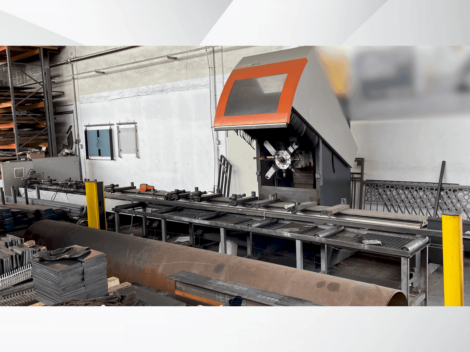 Frontansicht der Elumatec SBZ 130 Maschine