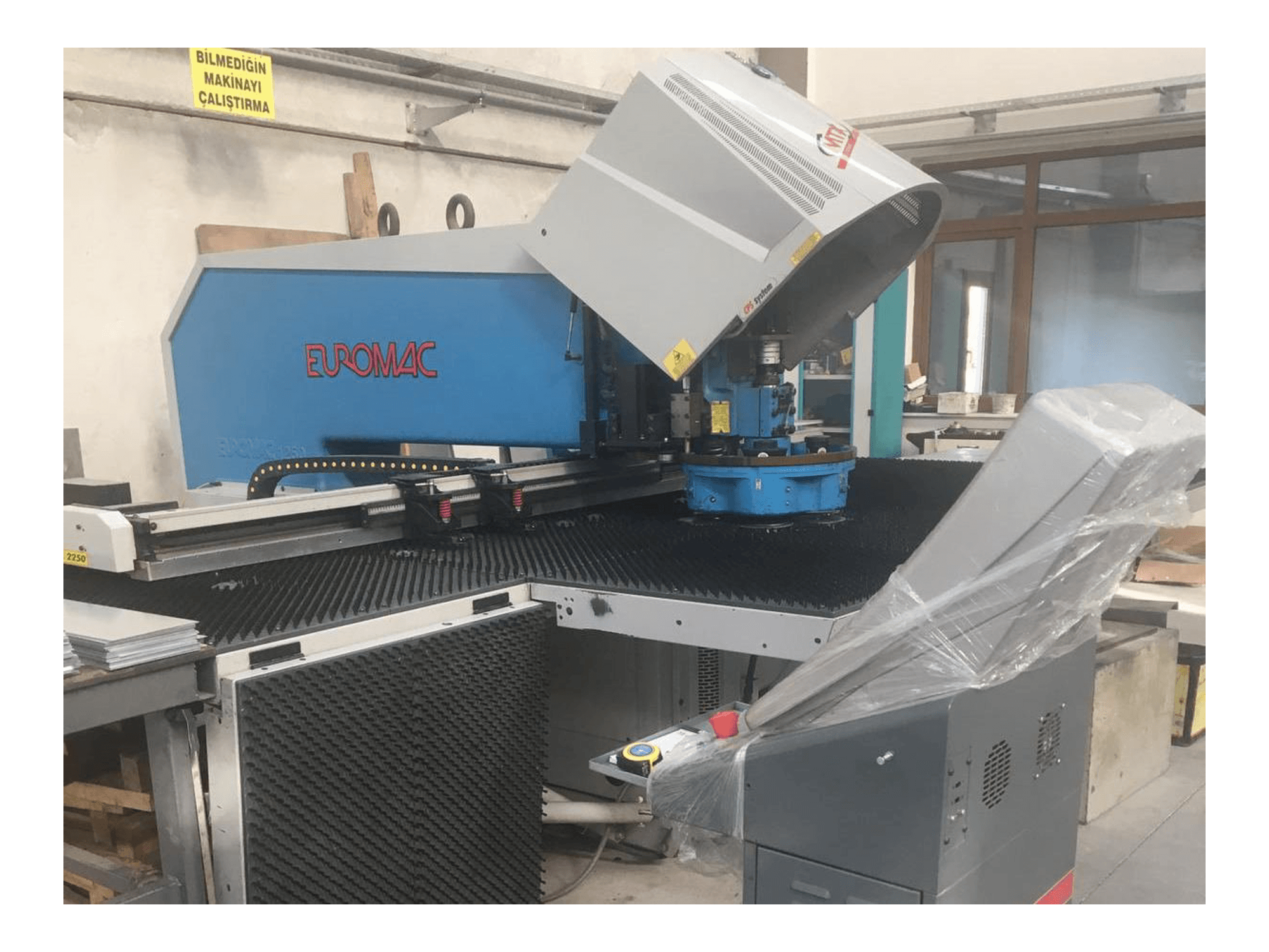 Frontansicht der Euromac MTX Flex 6 Maschine