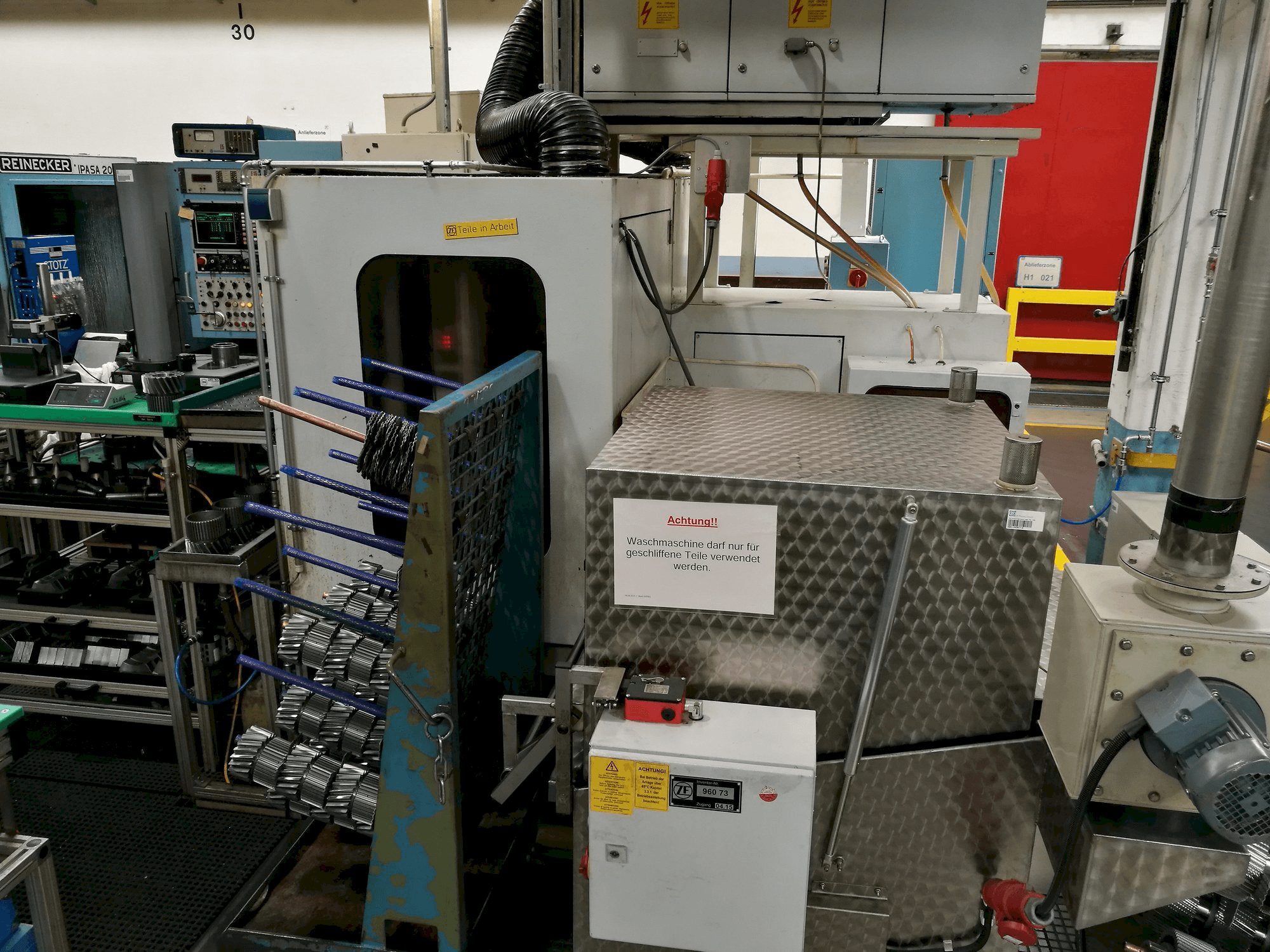 Frontansicht der Pfauter PH 280 Maschine