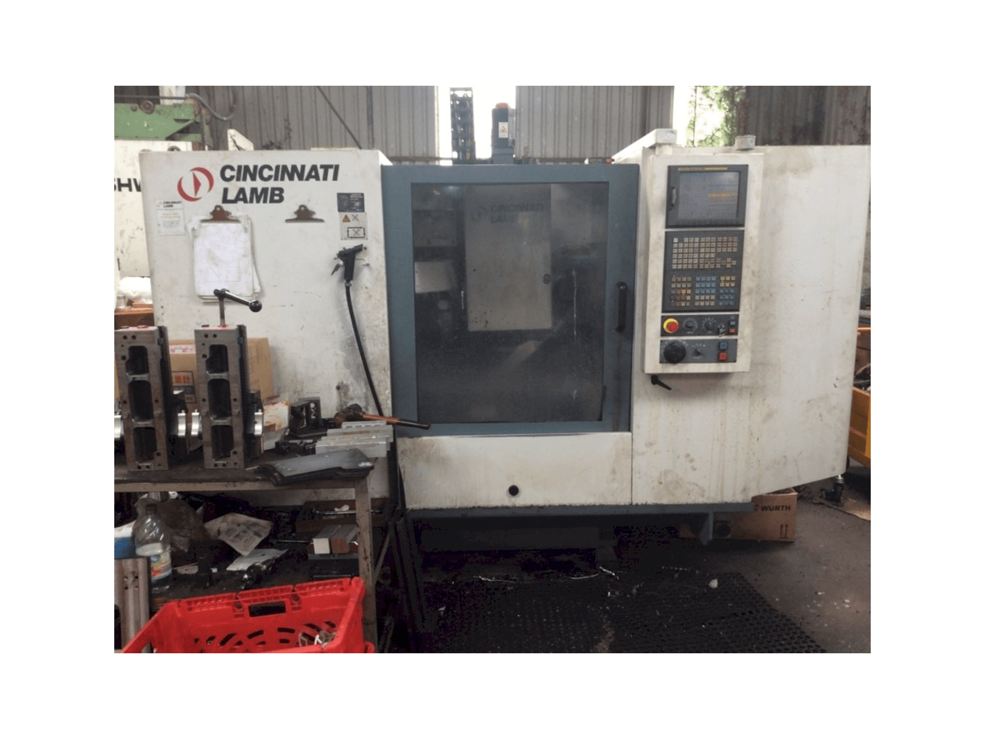 Frontansicht der Cincinnati Lamb VCnC 760 Maschine