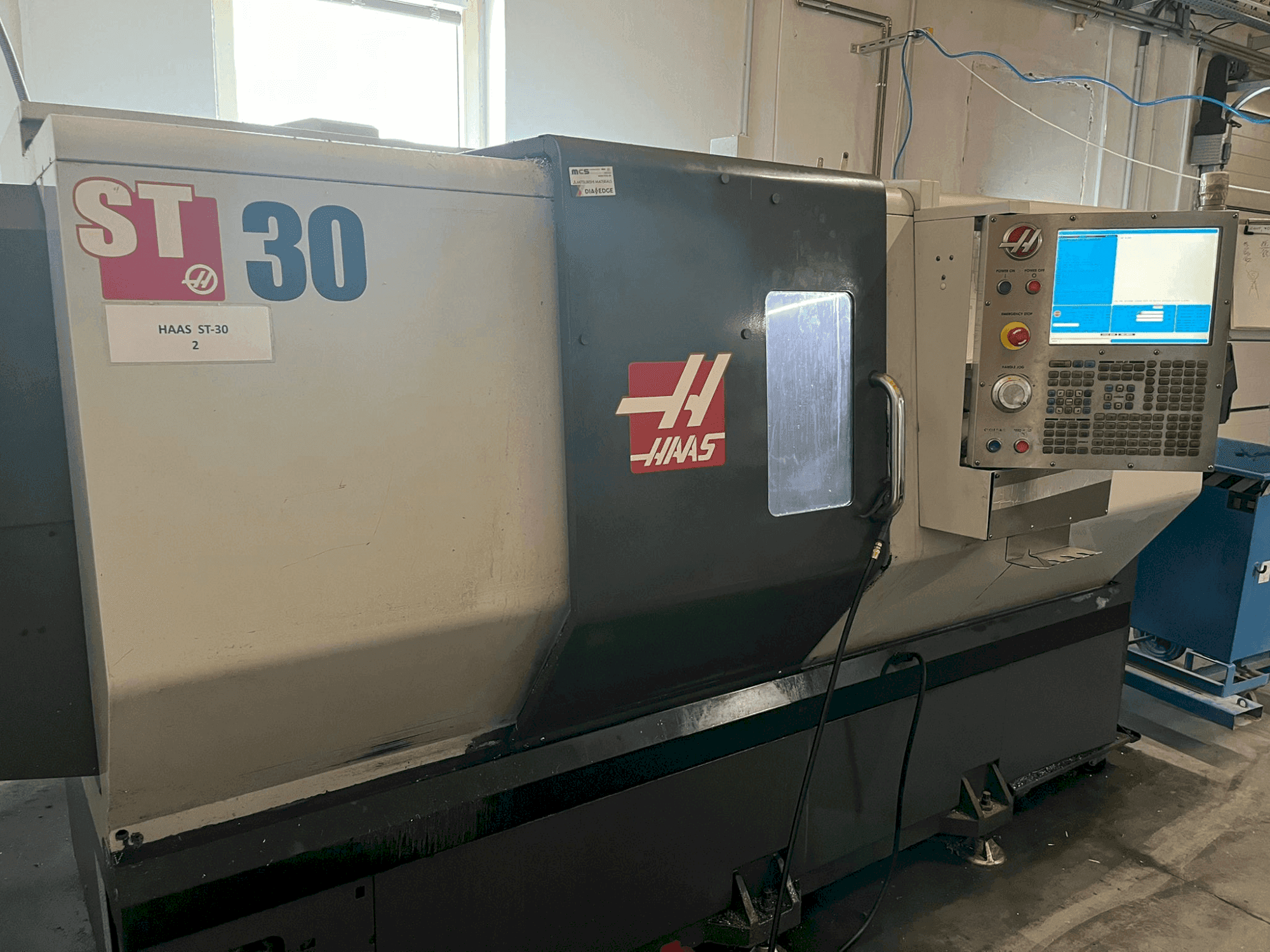Frontansicht der HAAS ST-30 Maschine