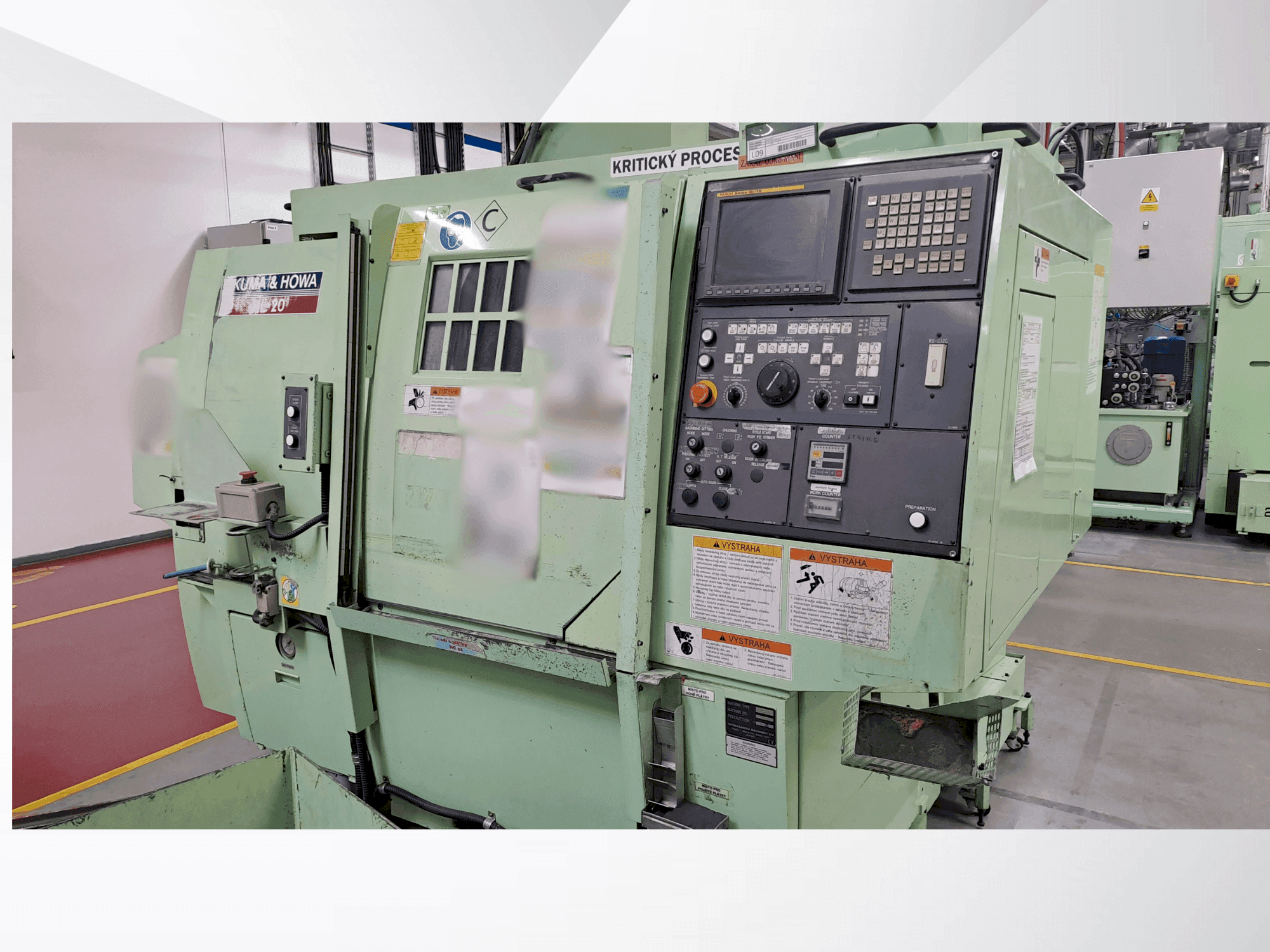Frontansicht der OKUMA & HOWA HL-20 Maschine