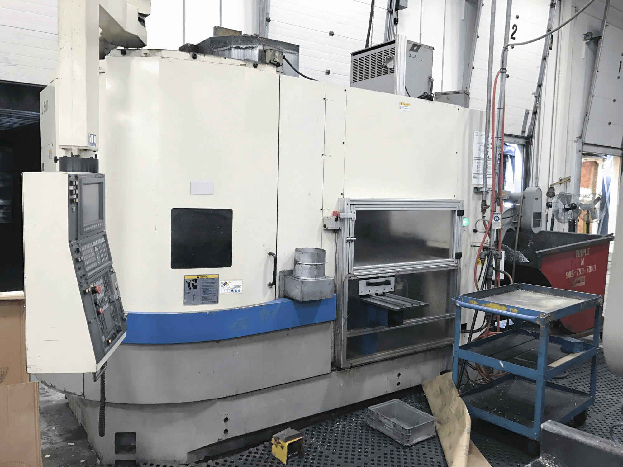 Linke Ansicht der Okuma LVT 400 Maschine