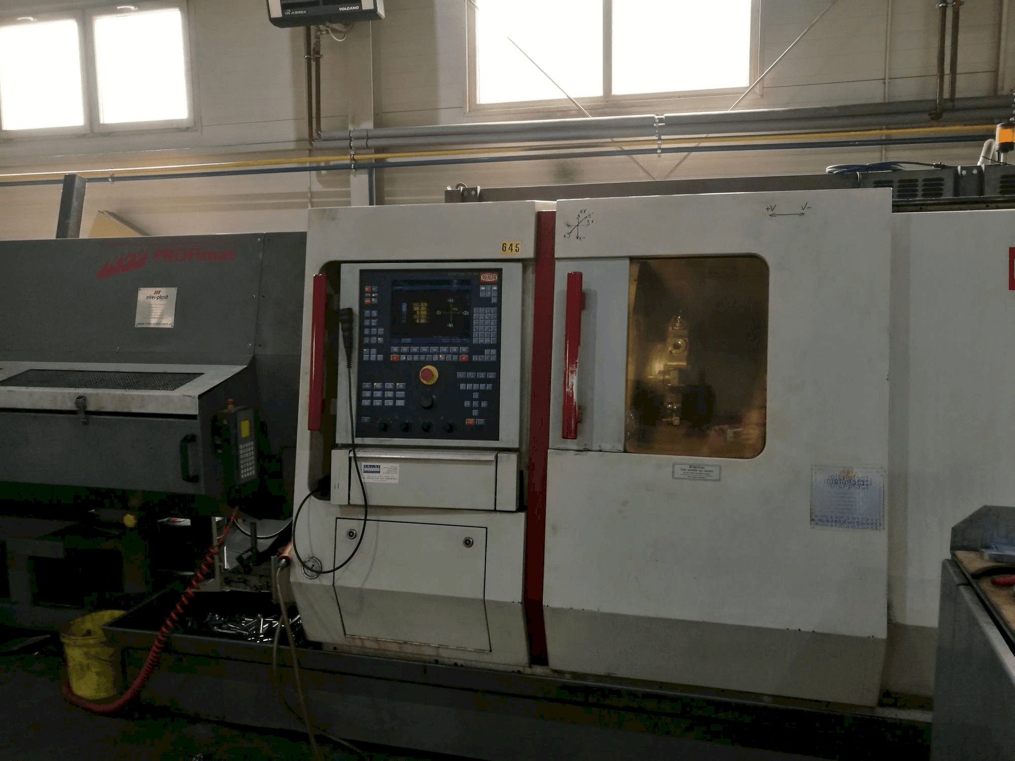 Frontansicht der TRAUB TNC 42/65 Maschine