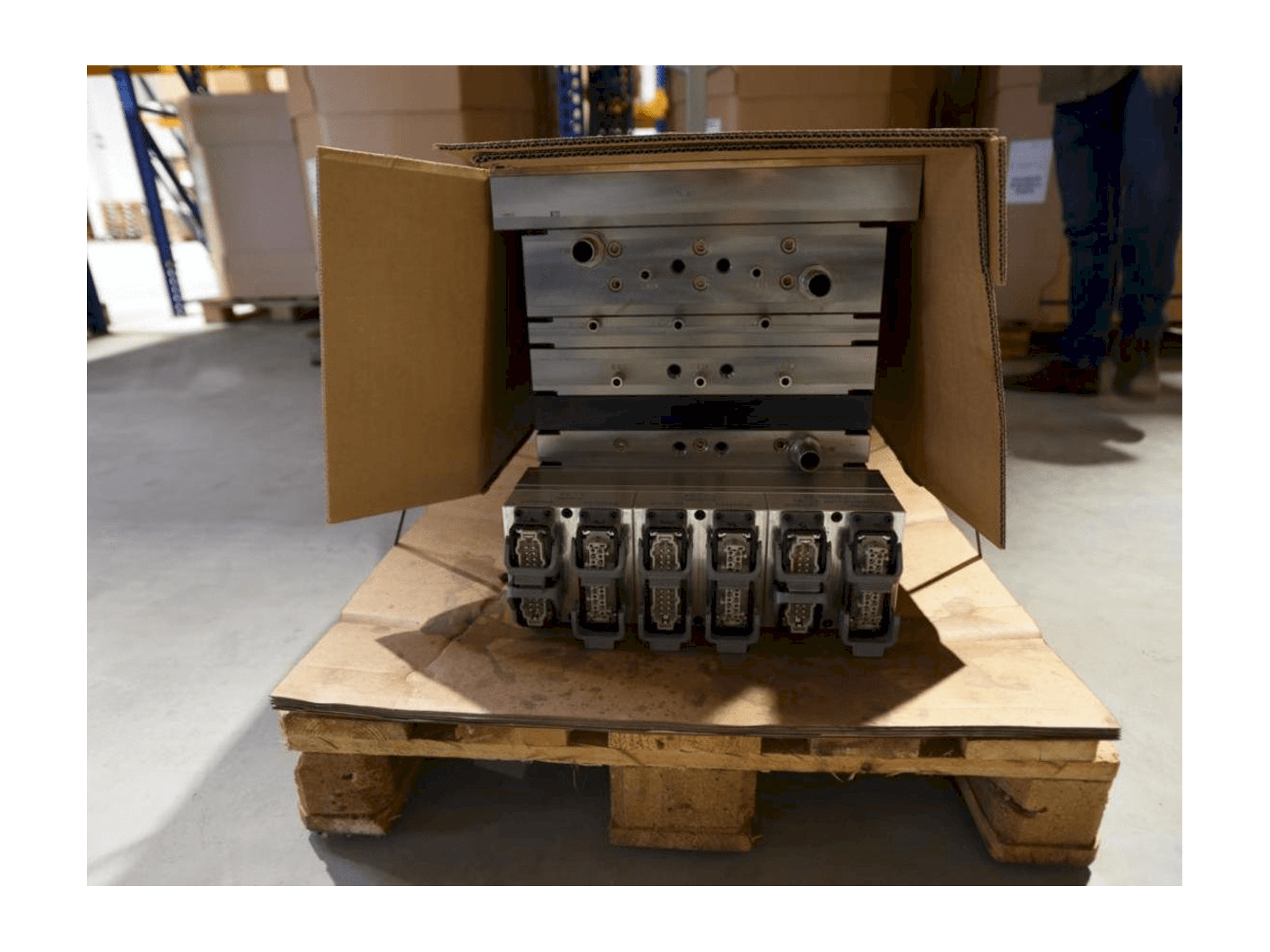 Frontansicht der HTW PCO 1810 Maschine