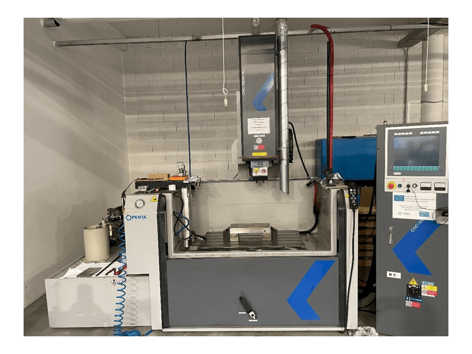 Frontansicht der PENTA 650G CNC Maschine