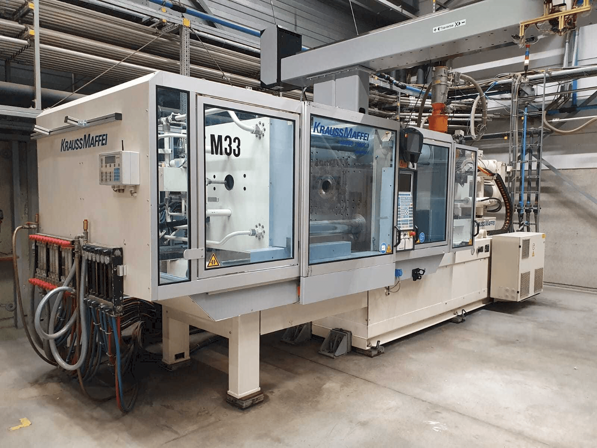 Frontansicht der Krauss Maffei 280-1900 C3 Maschine