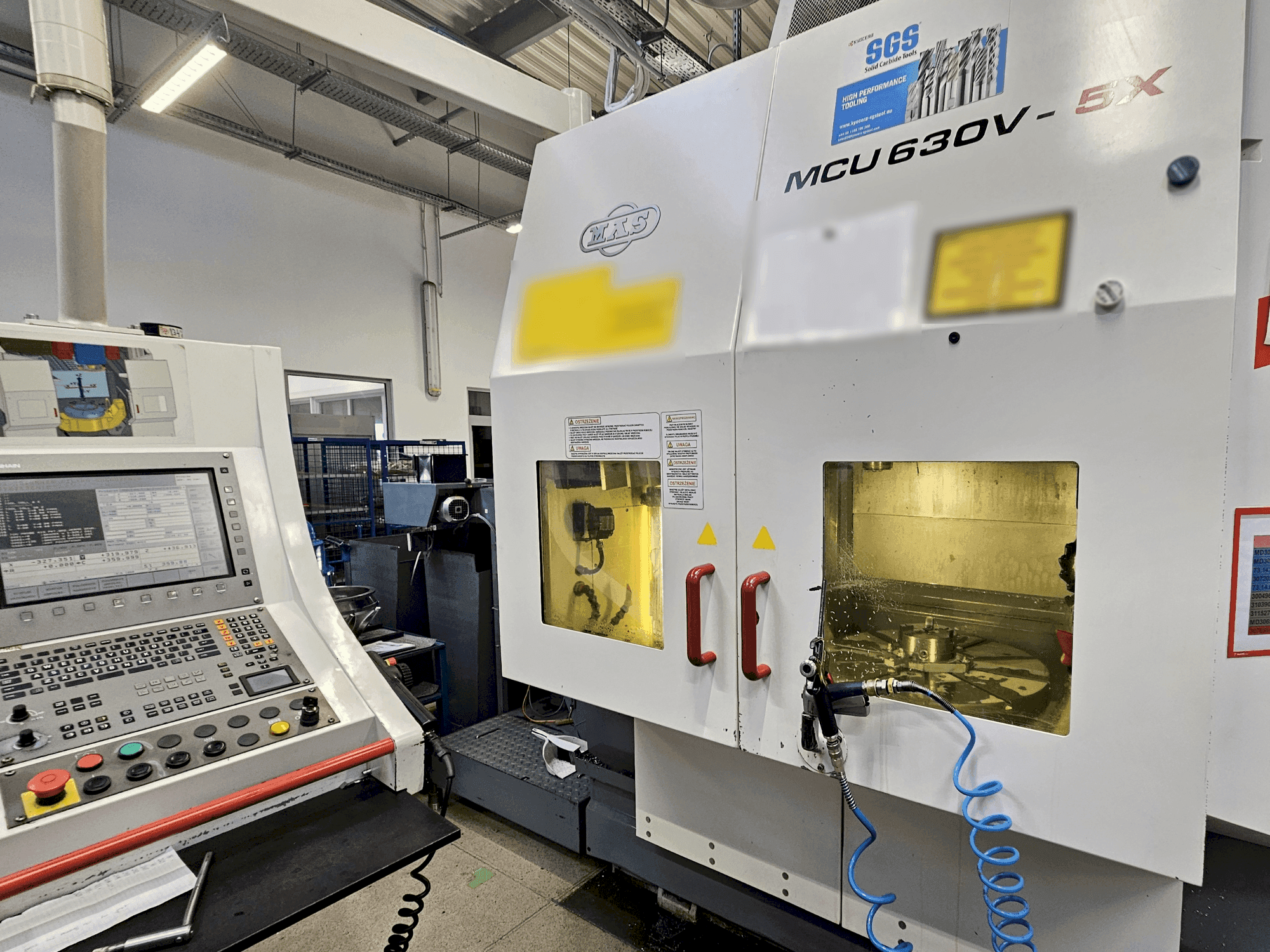 Seitenansicht der KOVOSVIT MAS MCU 630V-5X Maschine