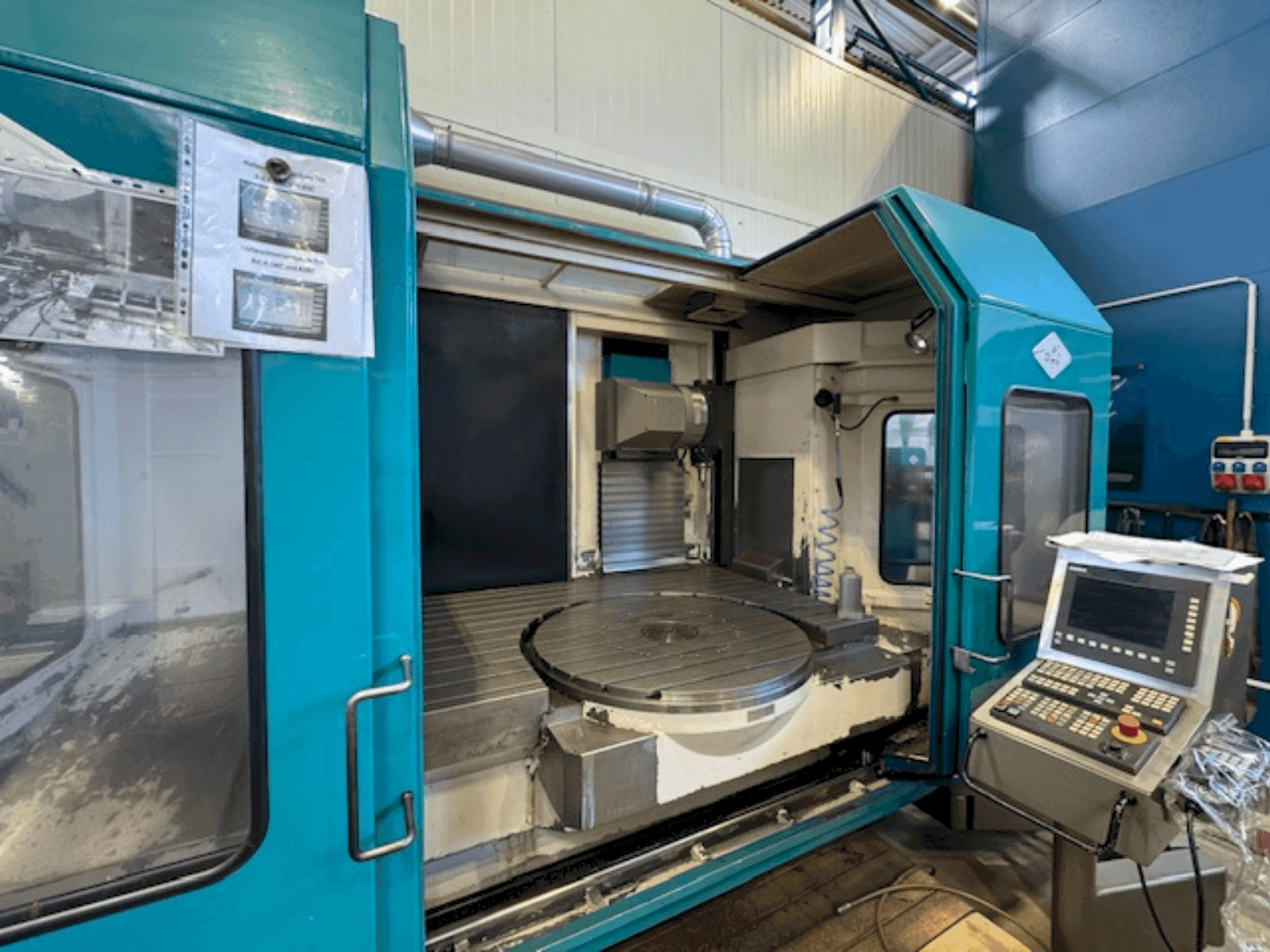 Frontansicht der OMV BPF-4 1200 Maschine