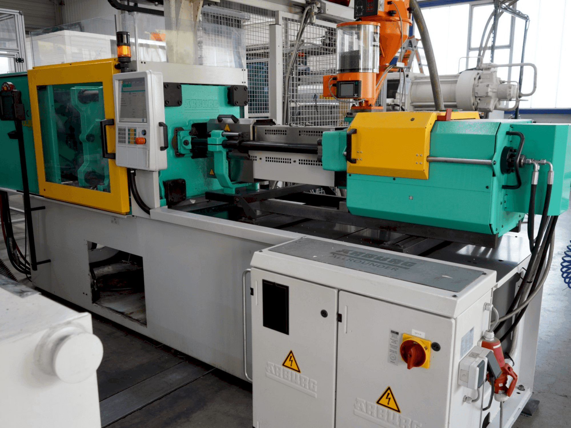 Frontansicht der Arburg 470C 1500-400 Maschine