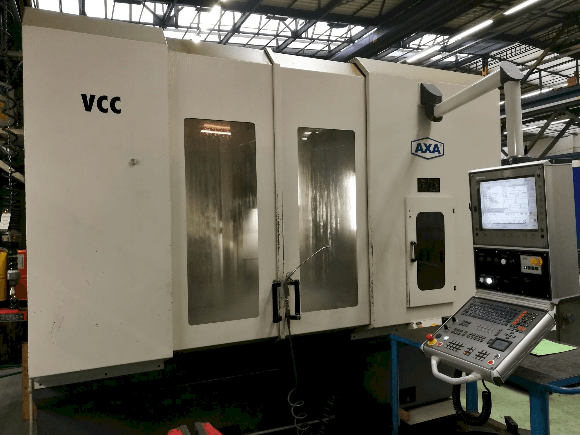 Frontansicht der AXA VCC 1200 Maschine