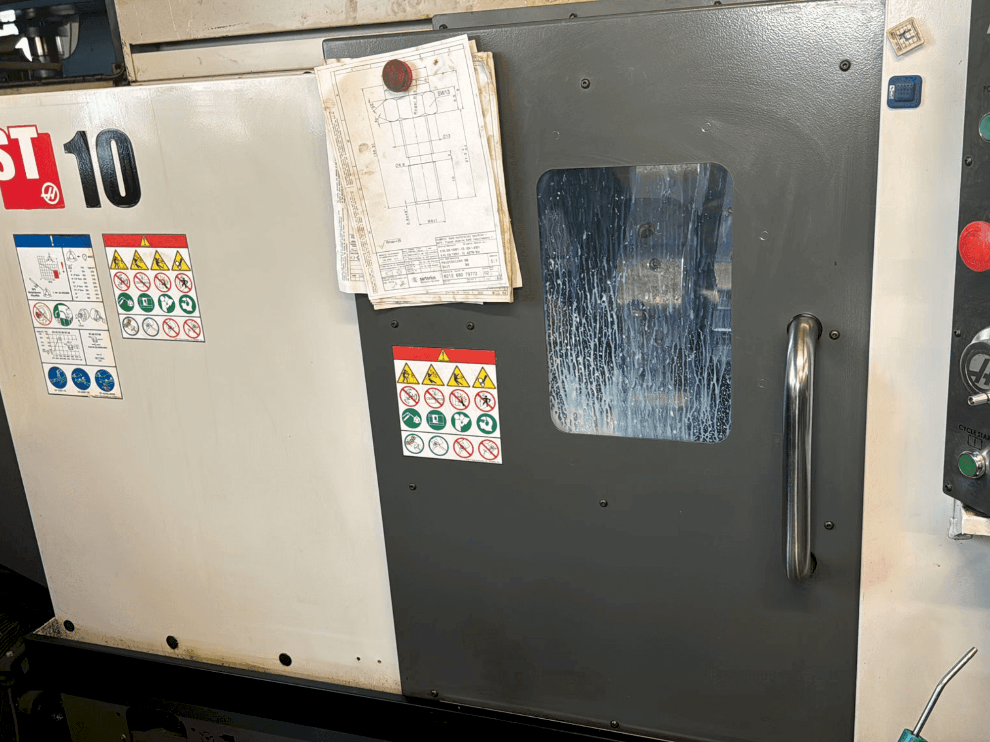 Frontansicht der HAAS ST-10 Maschine