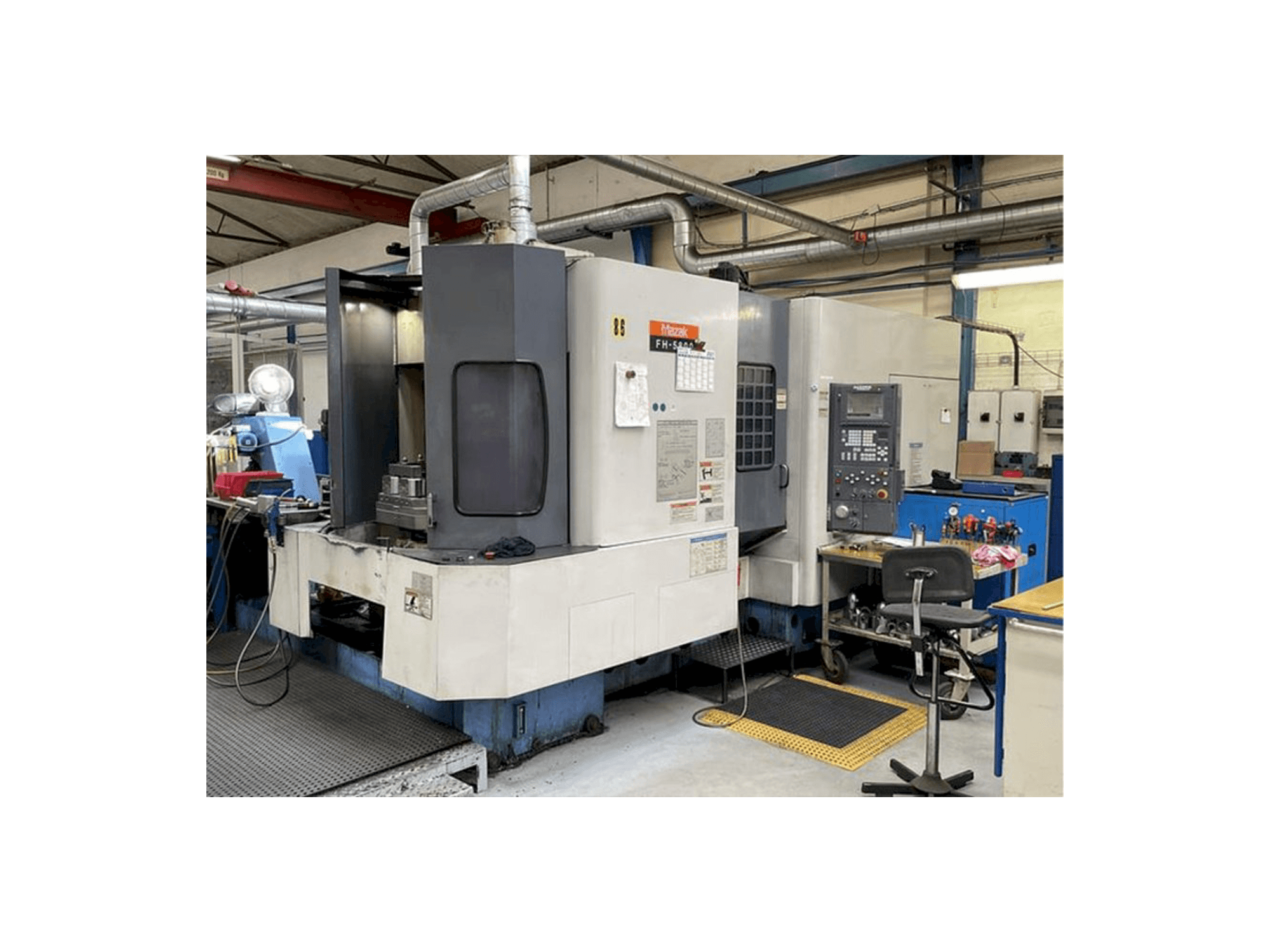Frontansicht der Mazak FH 5800 Maschine