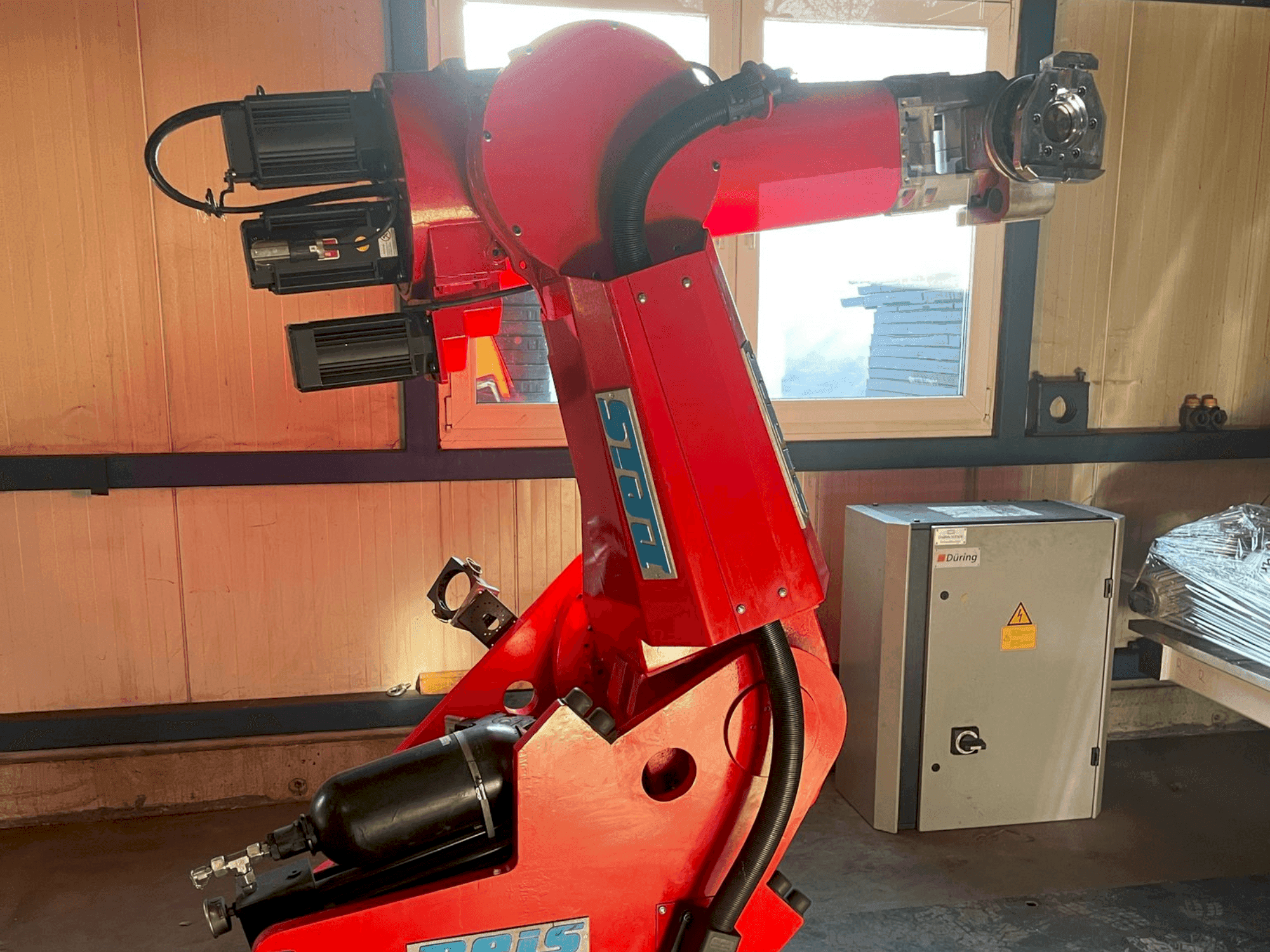 Frontansicht der Reis SRV 130 Maschine