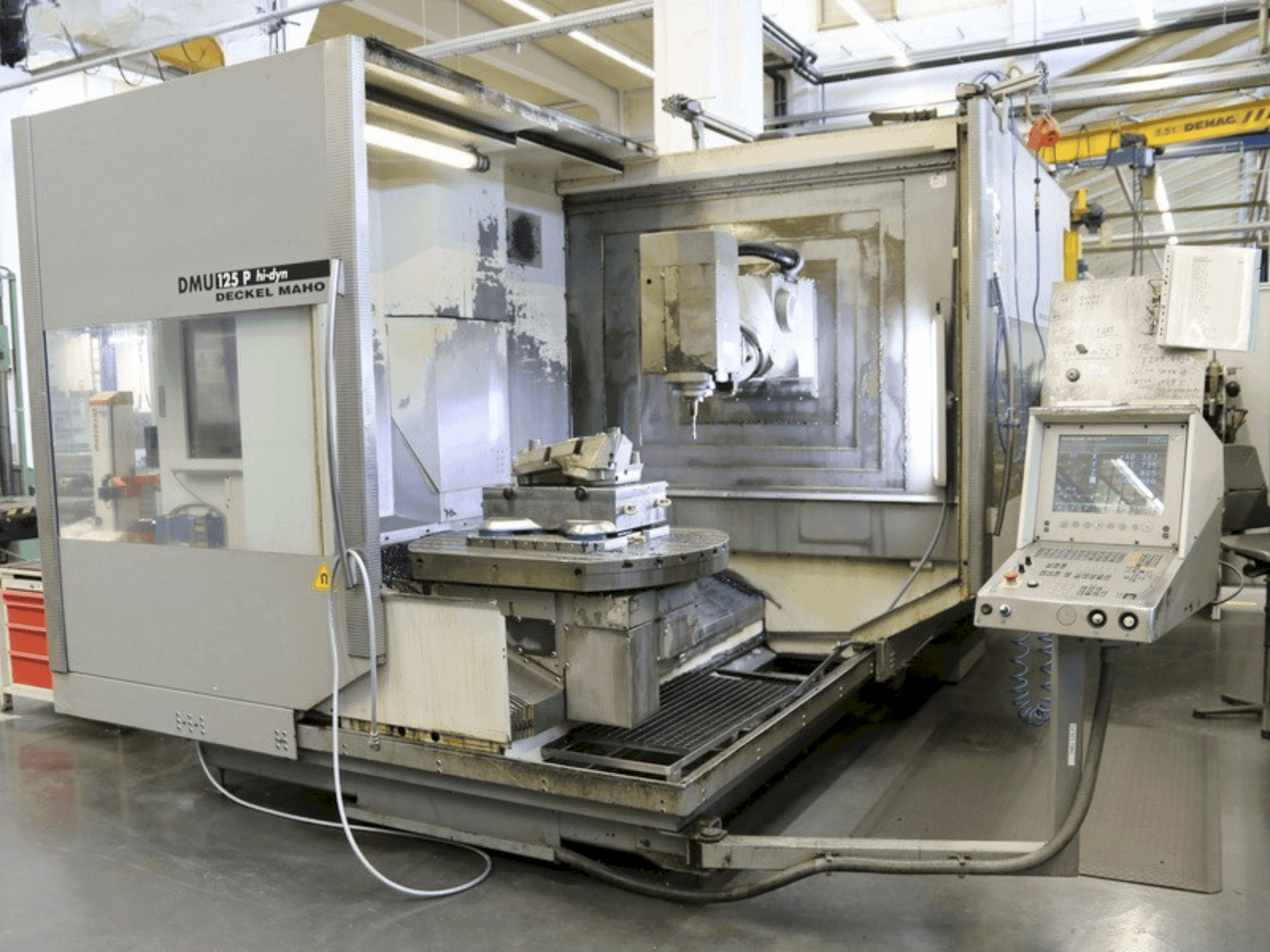 Frontansicht der DECKEL MAHO DMU 125 P hi-dyn Maschine