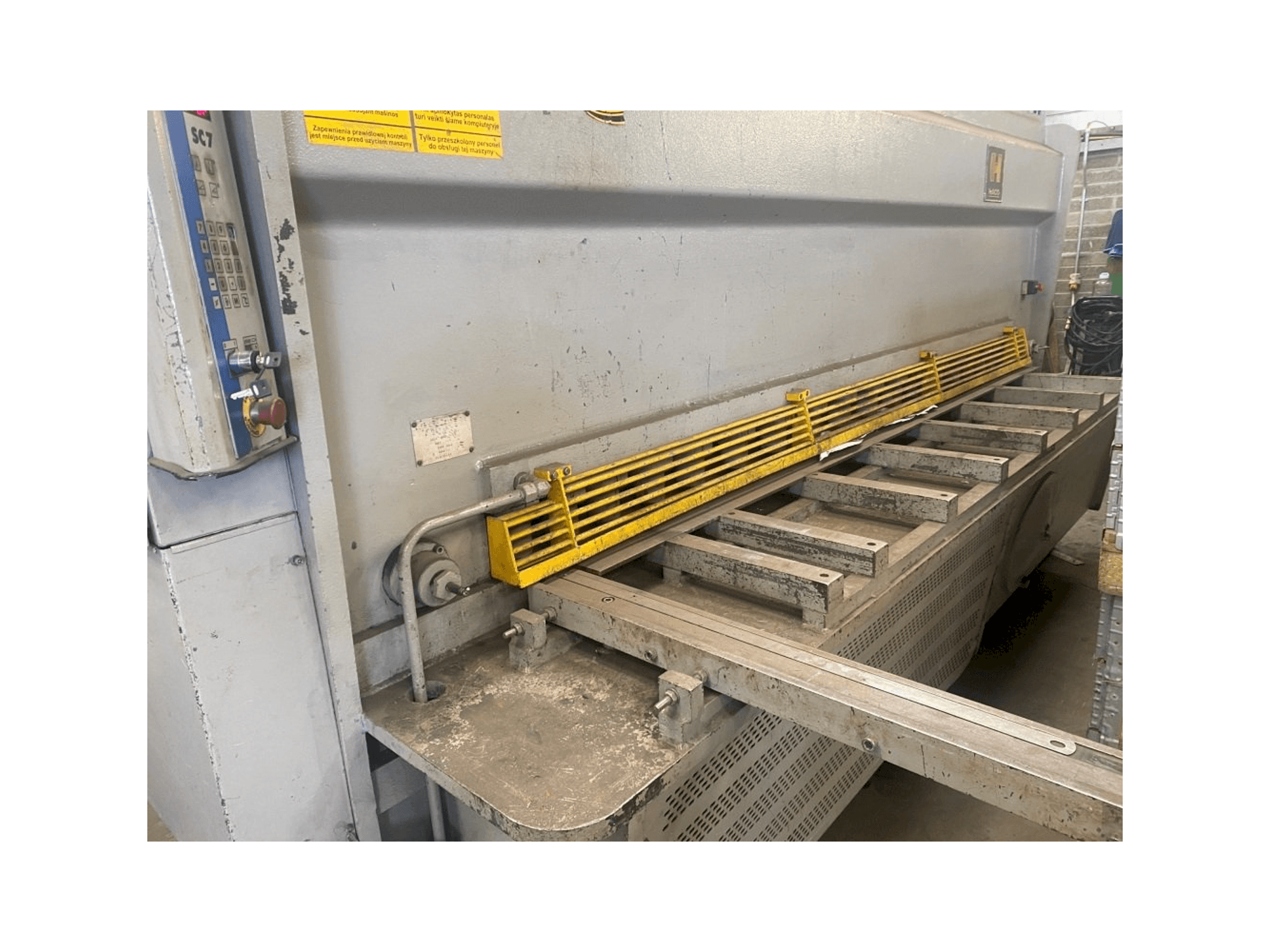 Frontansicht der HACO HSLX 3013 Maschine