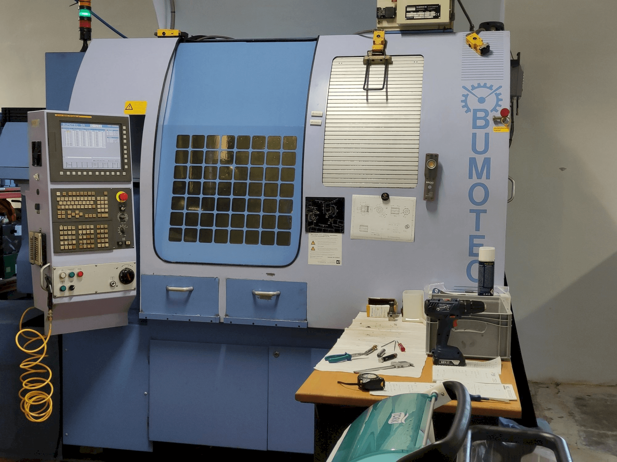 Frontansicht der Bumotec S-192FT Maschine