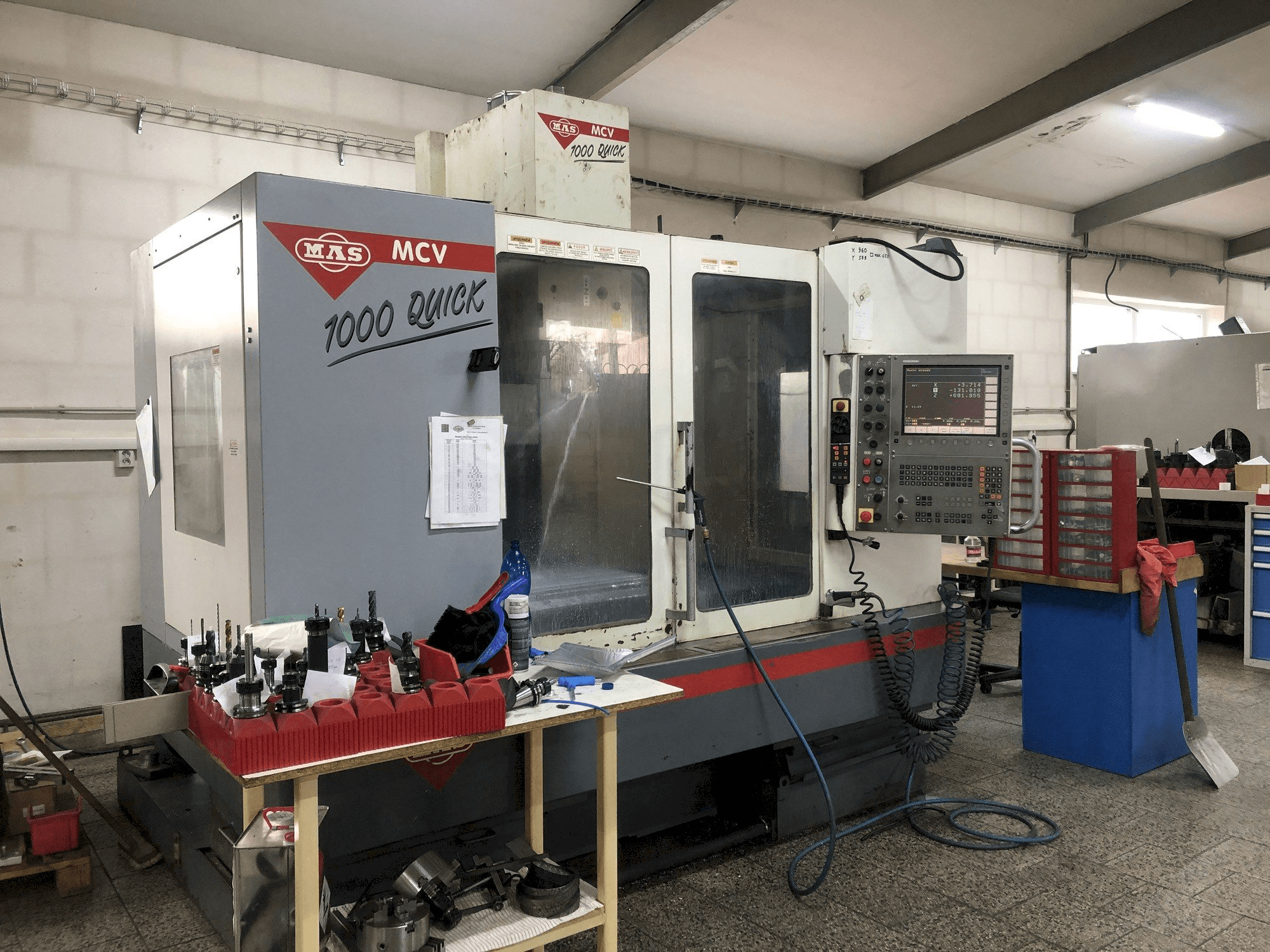 Frontansicht der KOVOSVIT MAS MCV 1000 Quick Maschine